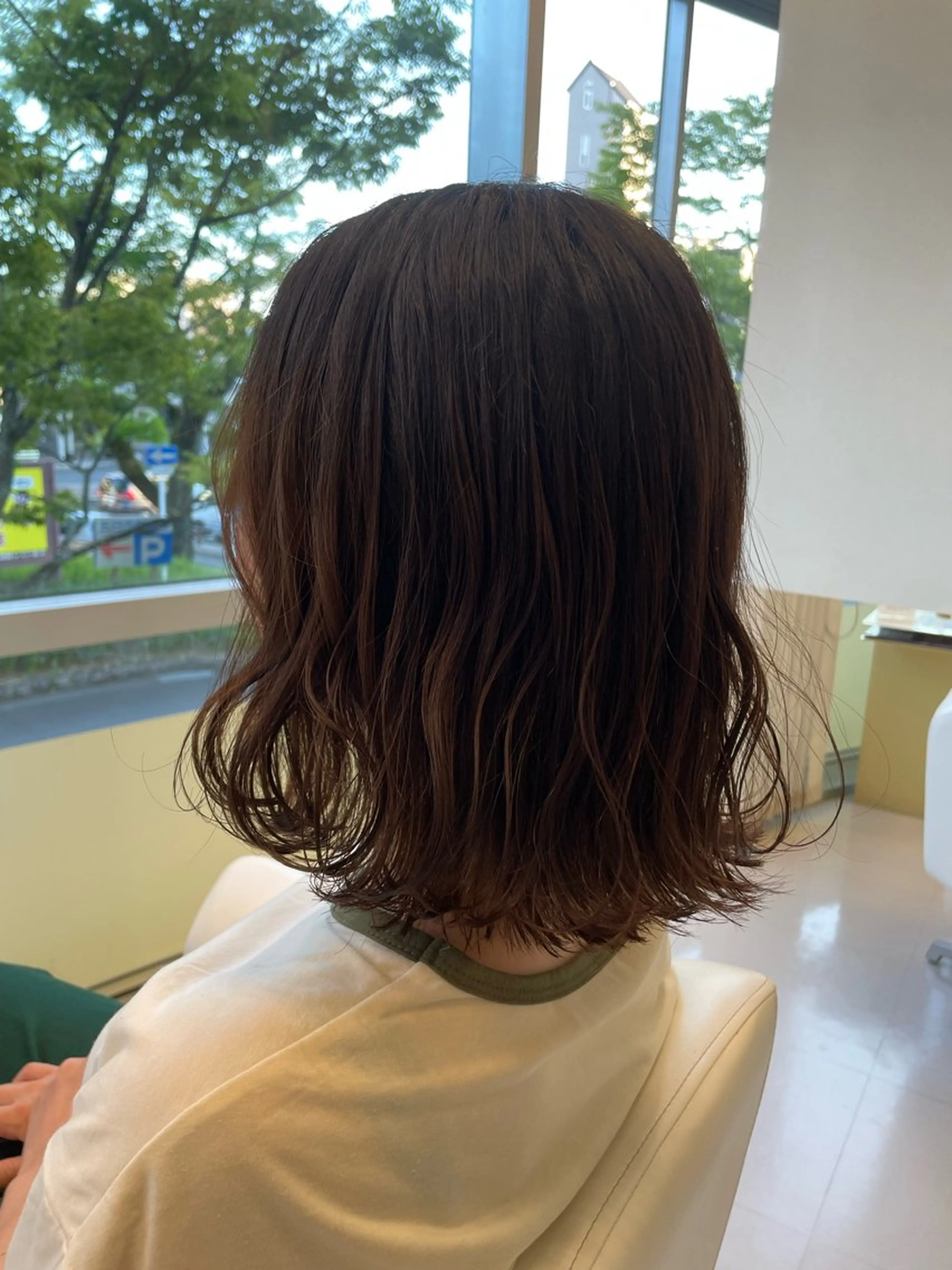 ミディアム 山本 菜月のヘアスタイル