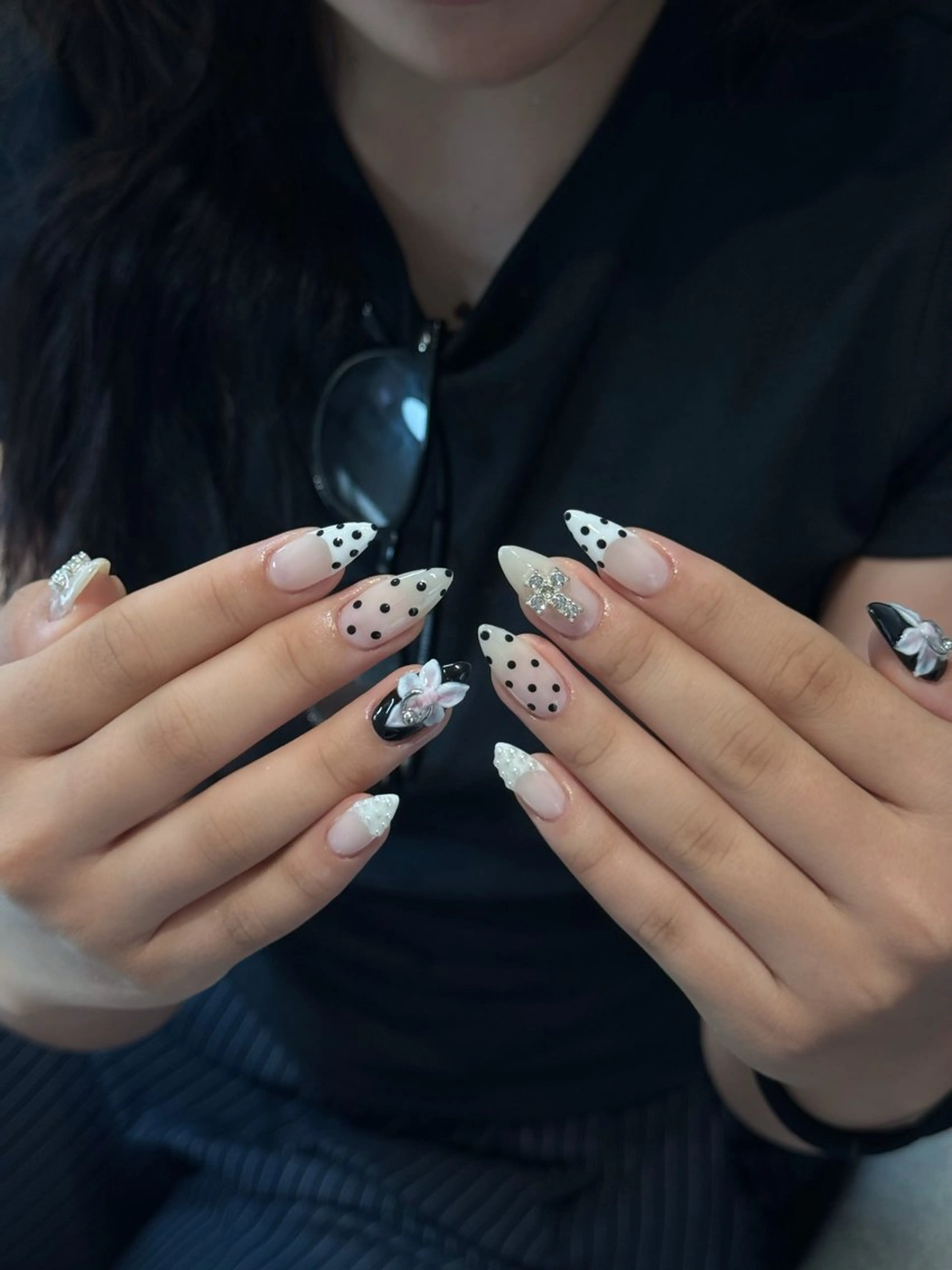 ネイル フレンチネイル ジェルネイル キラキラネイル 韓国ネイル マグネットネイル Julli NailStudioのネイルデザイン