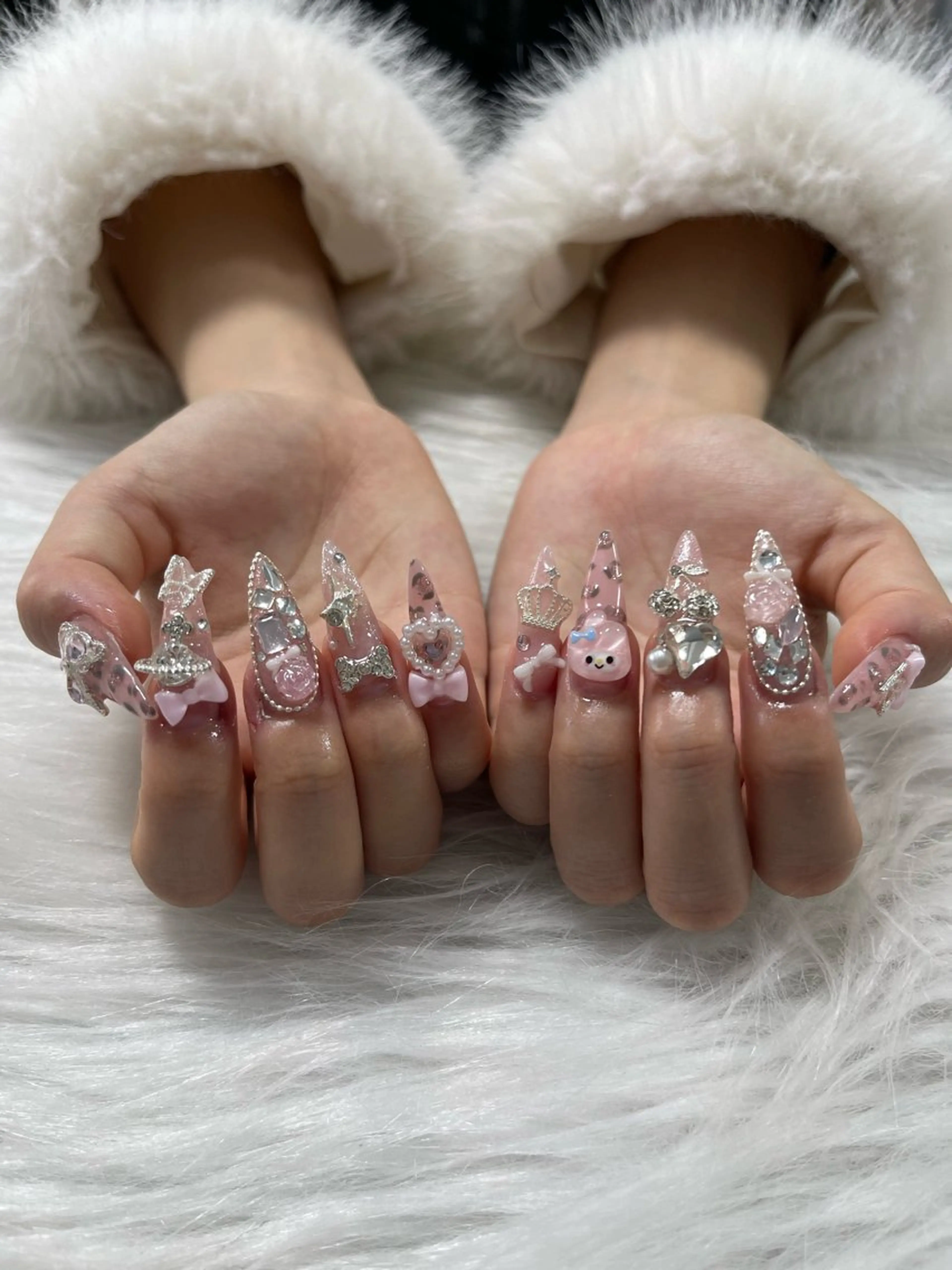 ネイル オーロラネイル クリアネイル 成人式 フラッシュネイル ジェルネイル ハンドネイル Amee Nailsalonのネイルデザイン