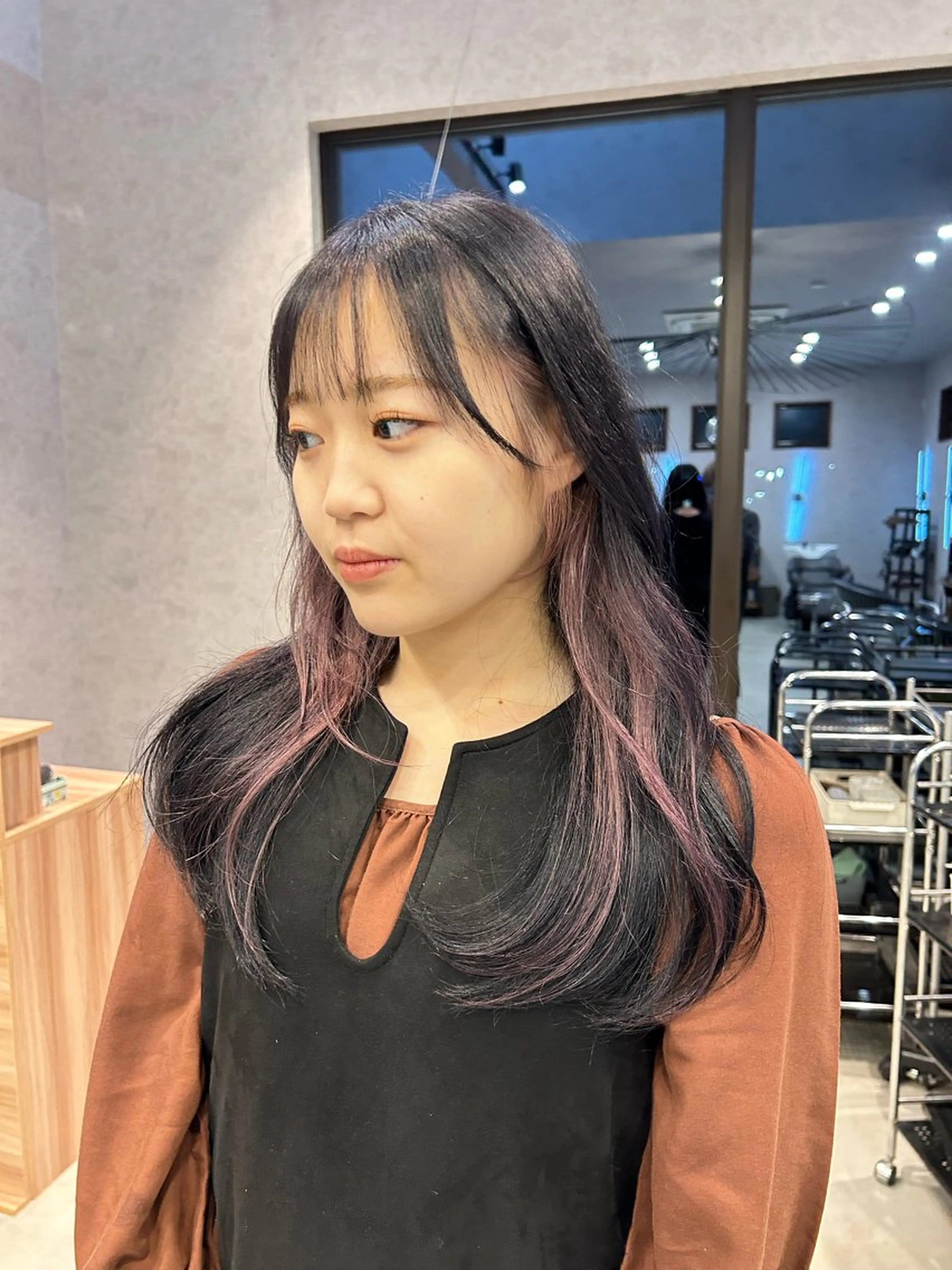 ロング QUON.伊勢崎店所属・ブリーチ＆ハイトーン 歌 心のヘアスタイル