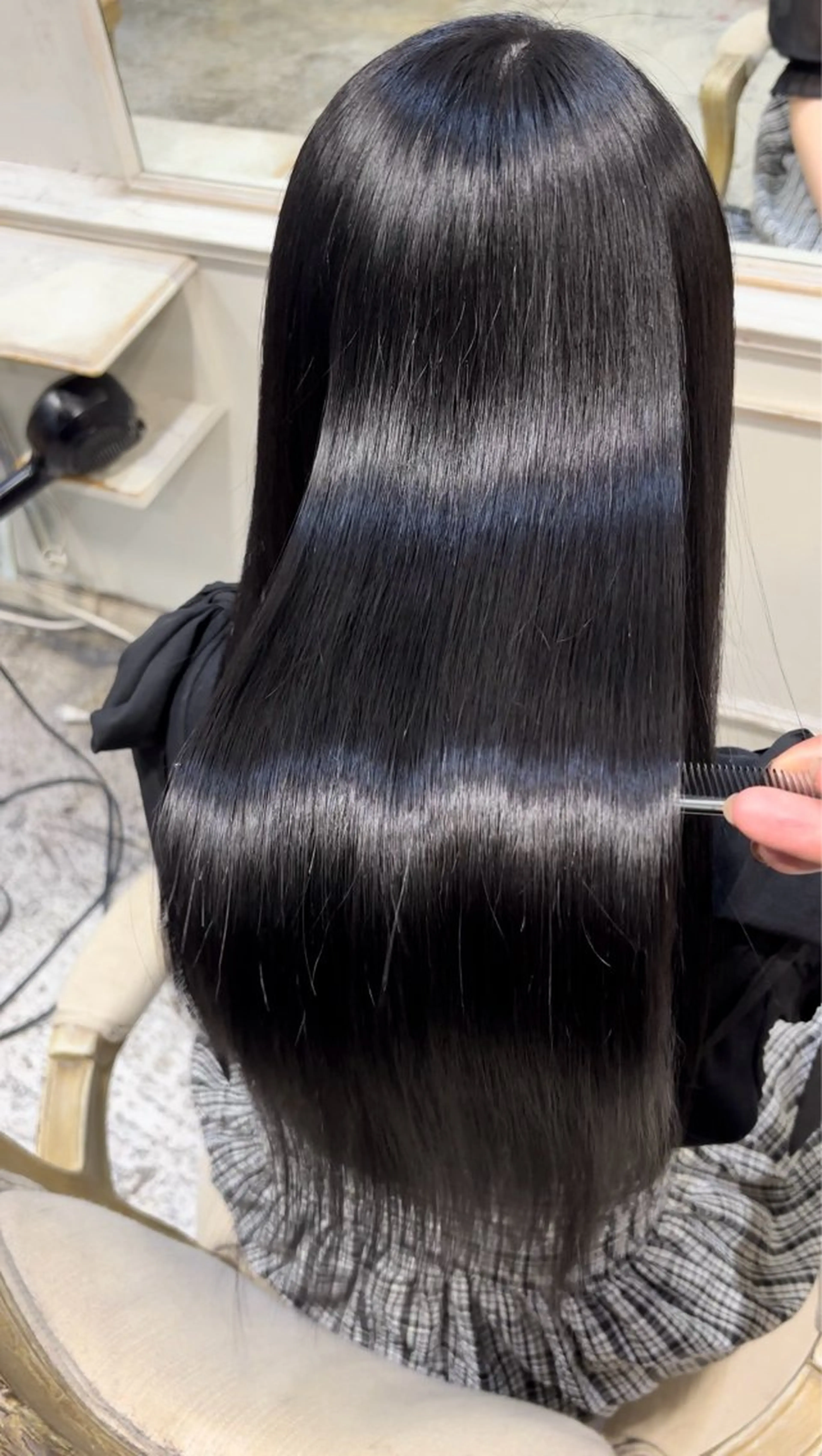 ミディアム カット ヘアカラー 縮毛矯正 ⭐️ 美髪矯正 艶カラー ⭐️ユウキのヘアスタイル