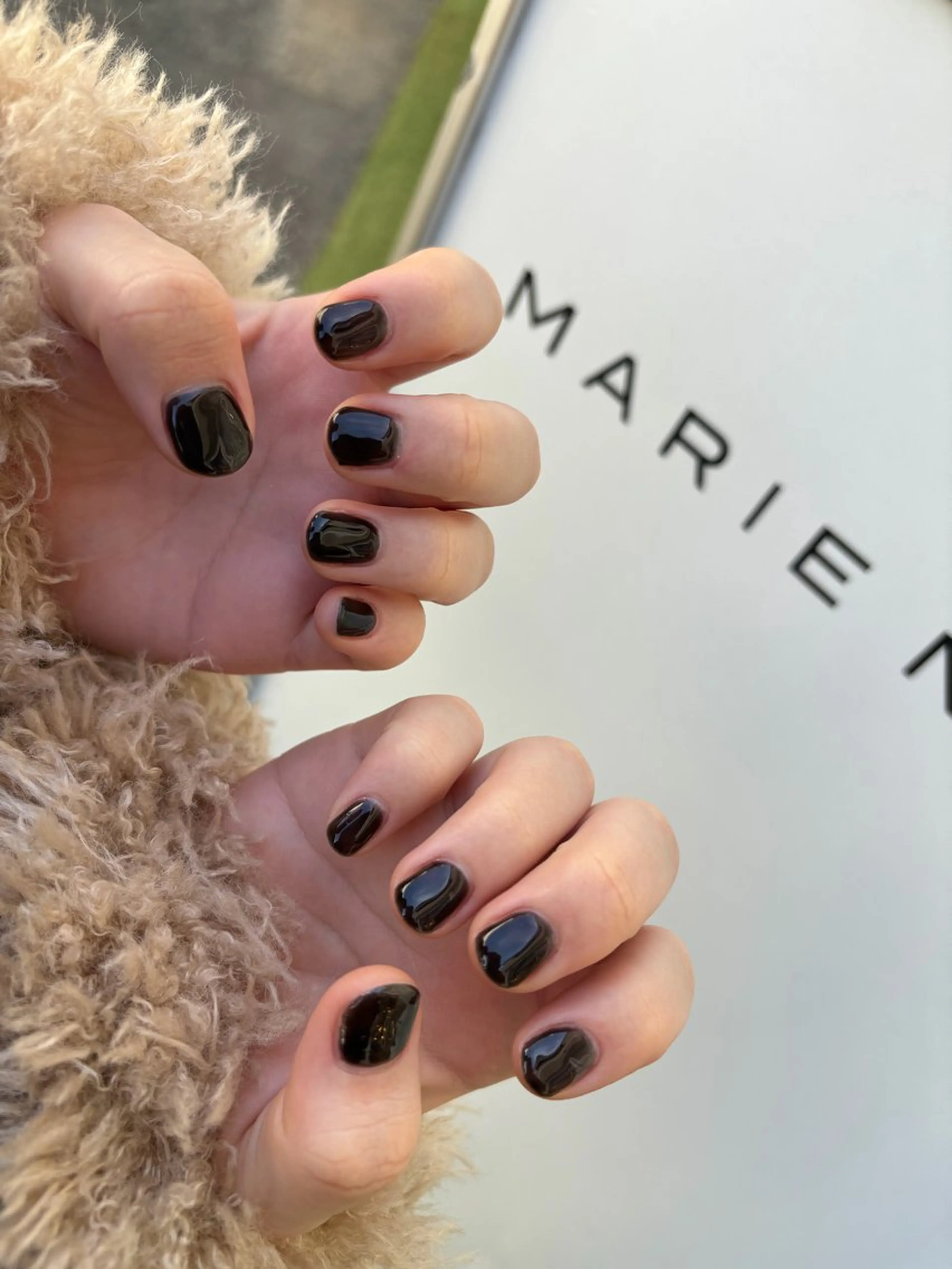 ネイル ワンカラーネイル ハンドネイル MARIENAILS Miyabiのネイルデザイン