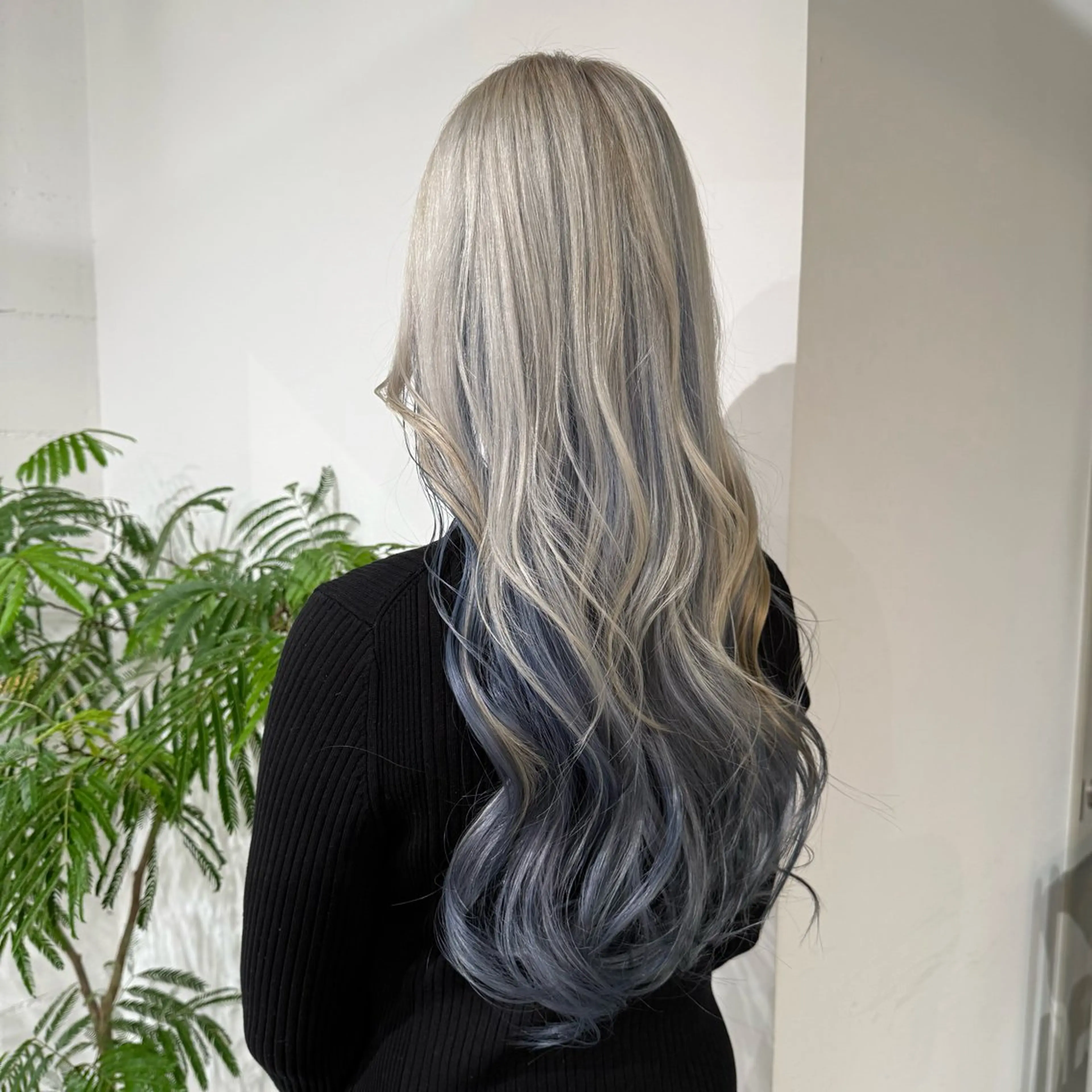 ロング カラー ブルーカラー ヘアカラー ベージュ/暖色🧸 ハイトーン/ninaのヘアスタイル