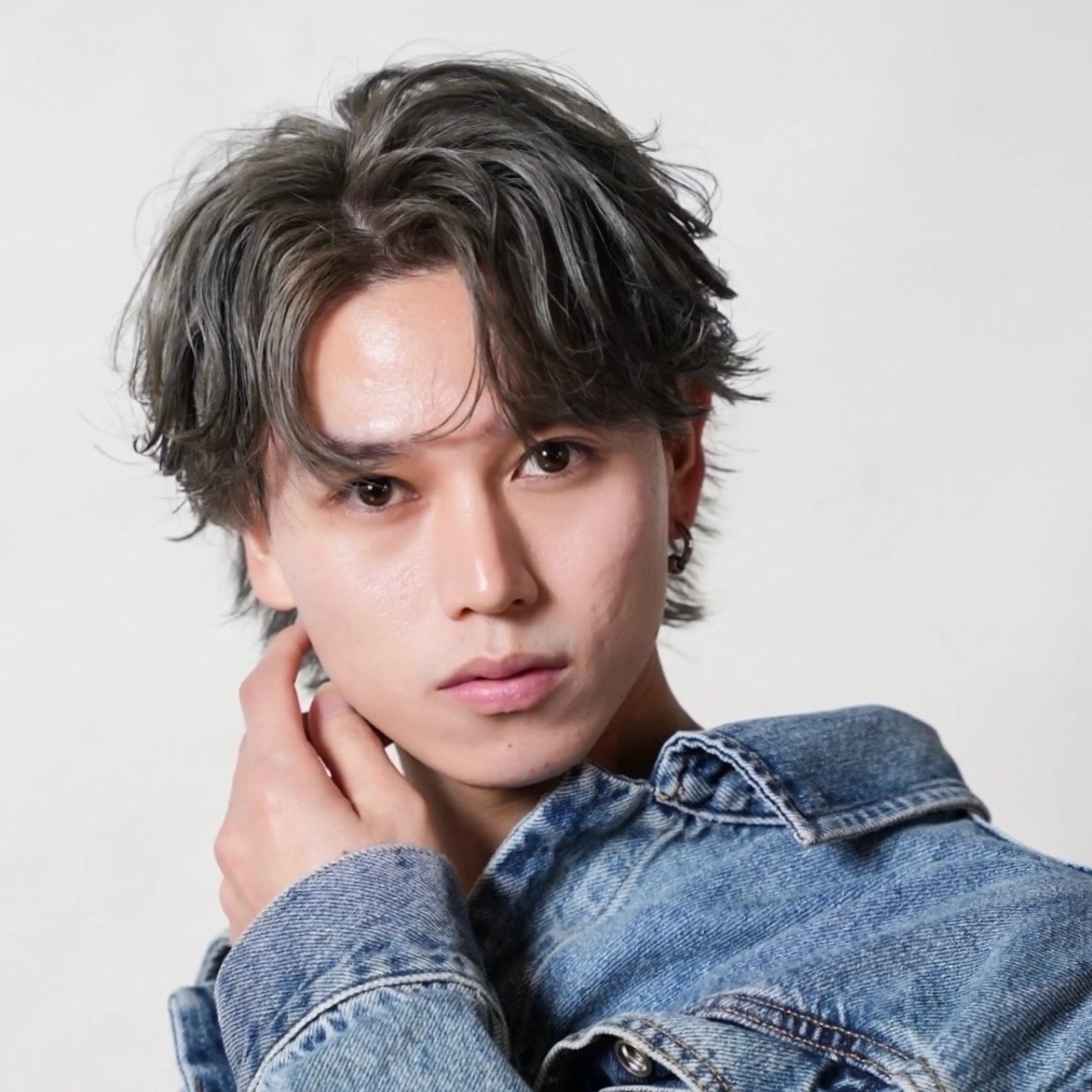 ミディアム カラー パーマ メンズ メンズブリーチ ブリーチ カット ヘアカラー トリートメント 🔥メンズ🔥かっこ いいが正義！代表柿崎のヘアスタイル