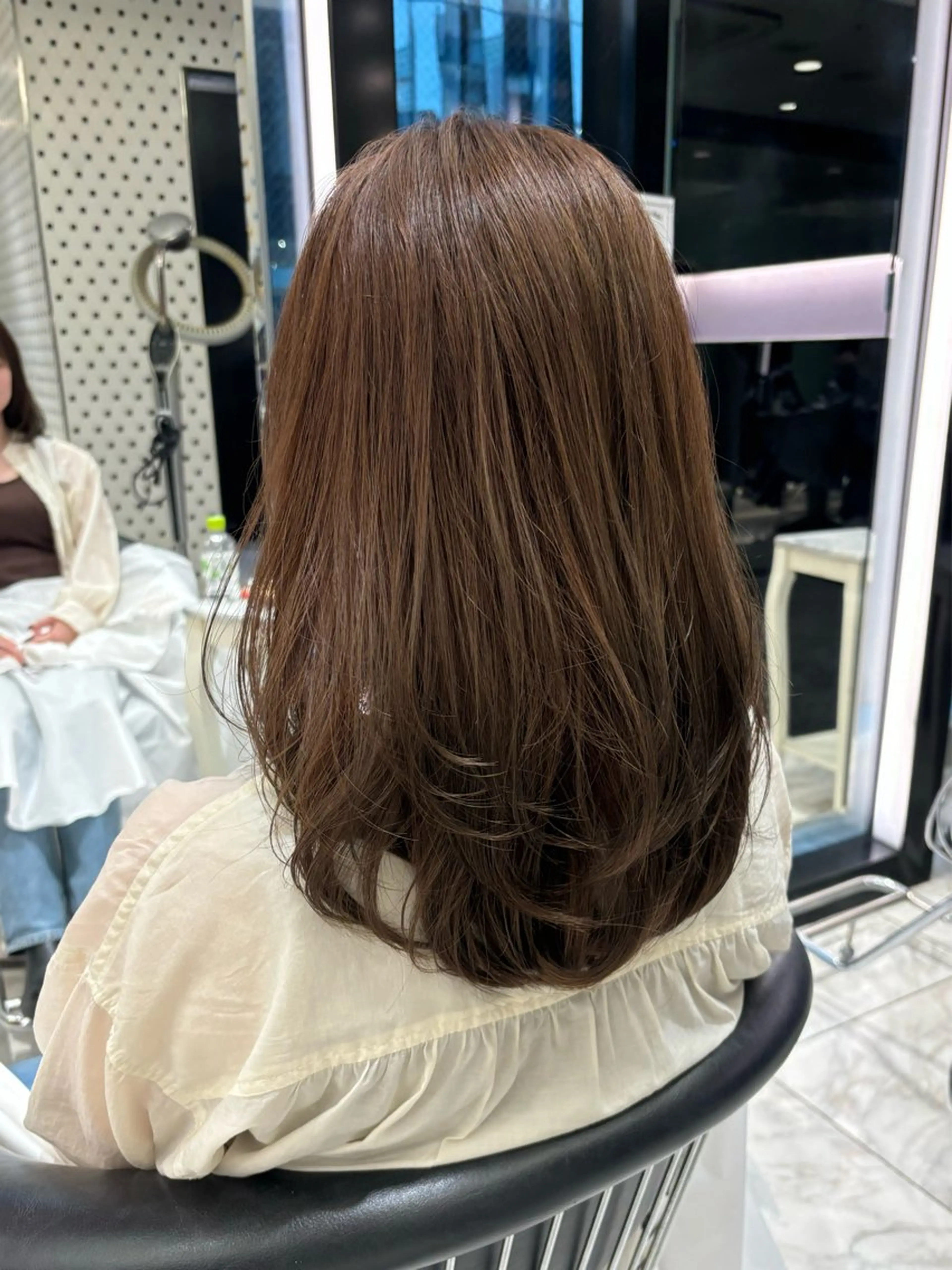 セミロング カラー アッシュ ベージュカラー 透明感カラー 顔まわりレイヤー 顔周りカット ヘアカラー トリートメント ボブパーマ ♡ヨシカワハナコのヘアスタイル