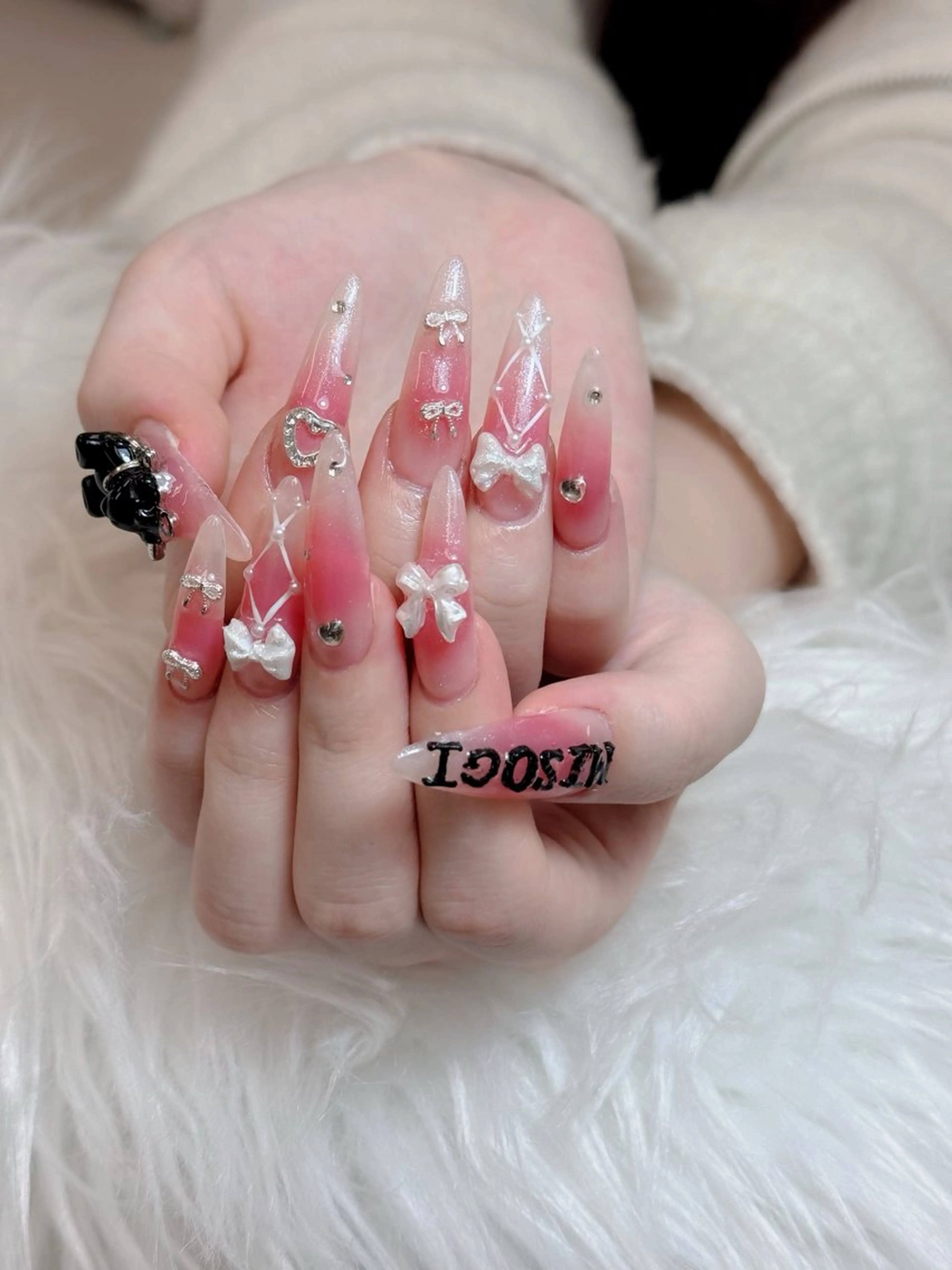 ネイル オーロラネイル チークネイル フットネイル フレンチネイル 韓国ネイル Lumi Nail 新大久保3‘のネイルデザイン