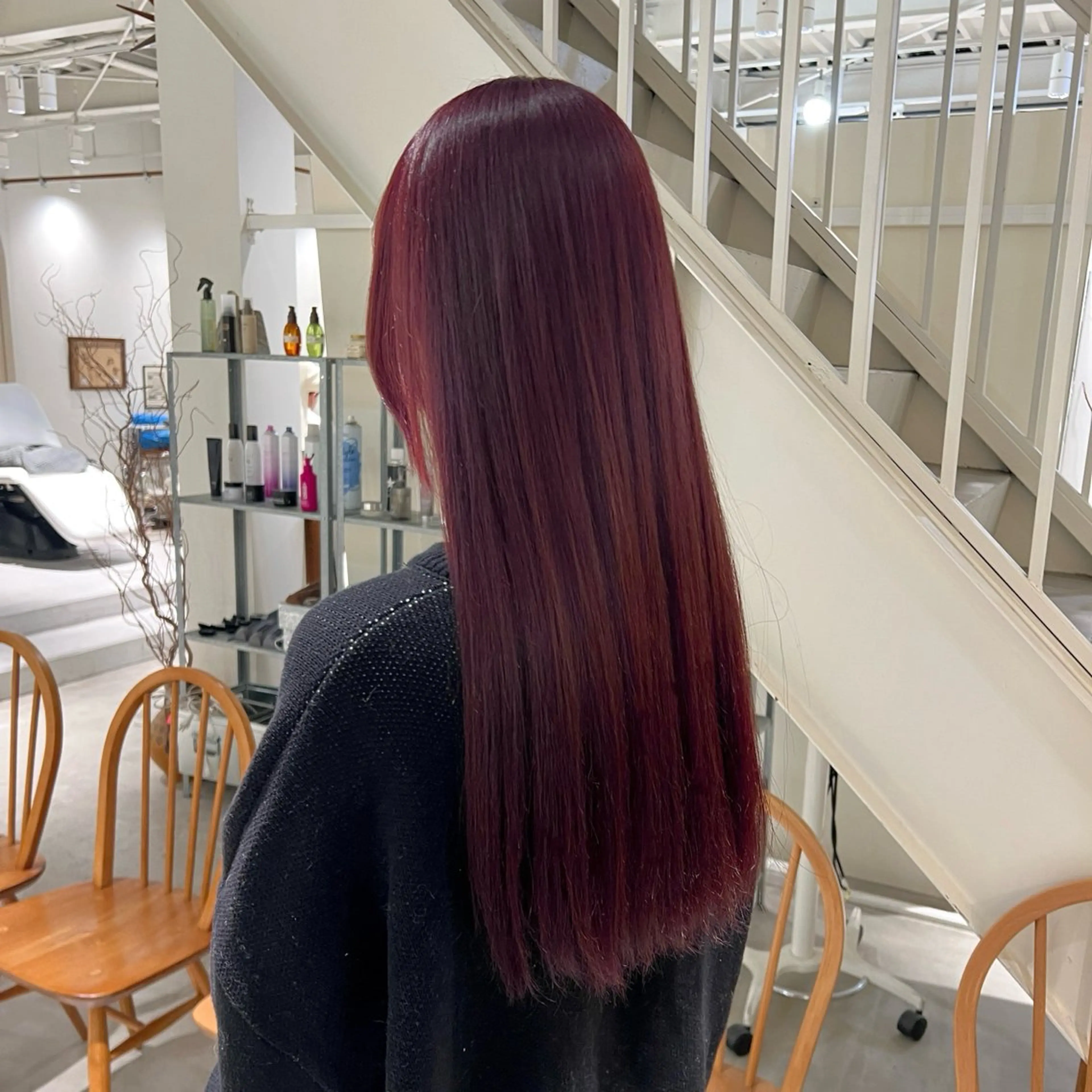 ロング カラー 透明感カラー ピンクカラー ヘアカラー 周東 芽依のヘアスタイル