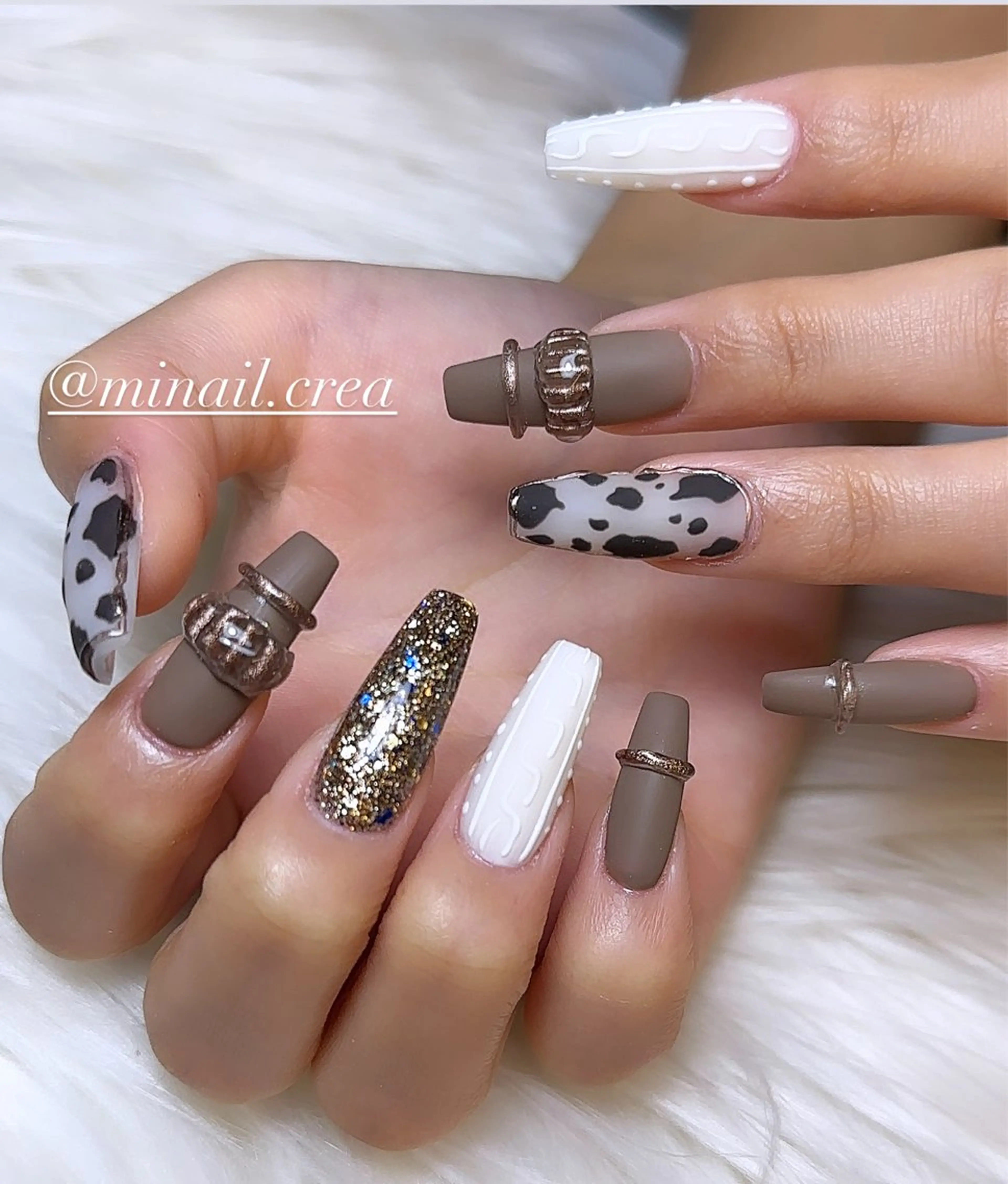 ネイル ブラウン キラキラネイル ロングネイル ミラーネイル スカルプネイル ハンドネイル CRéA　-private nailsalon-所属・CReA nailのネイルデザイン