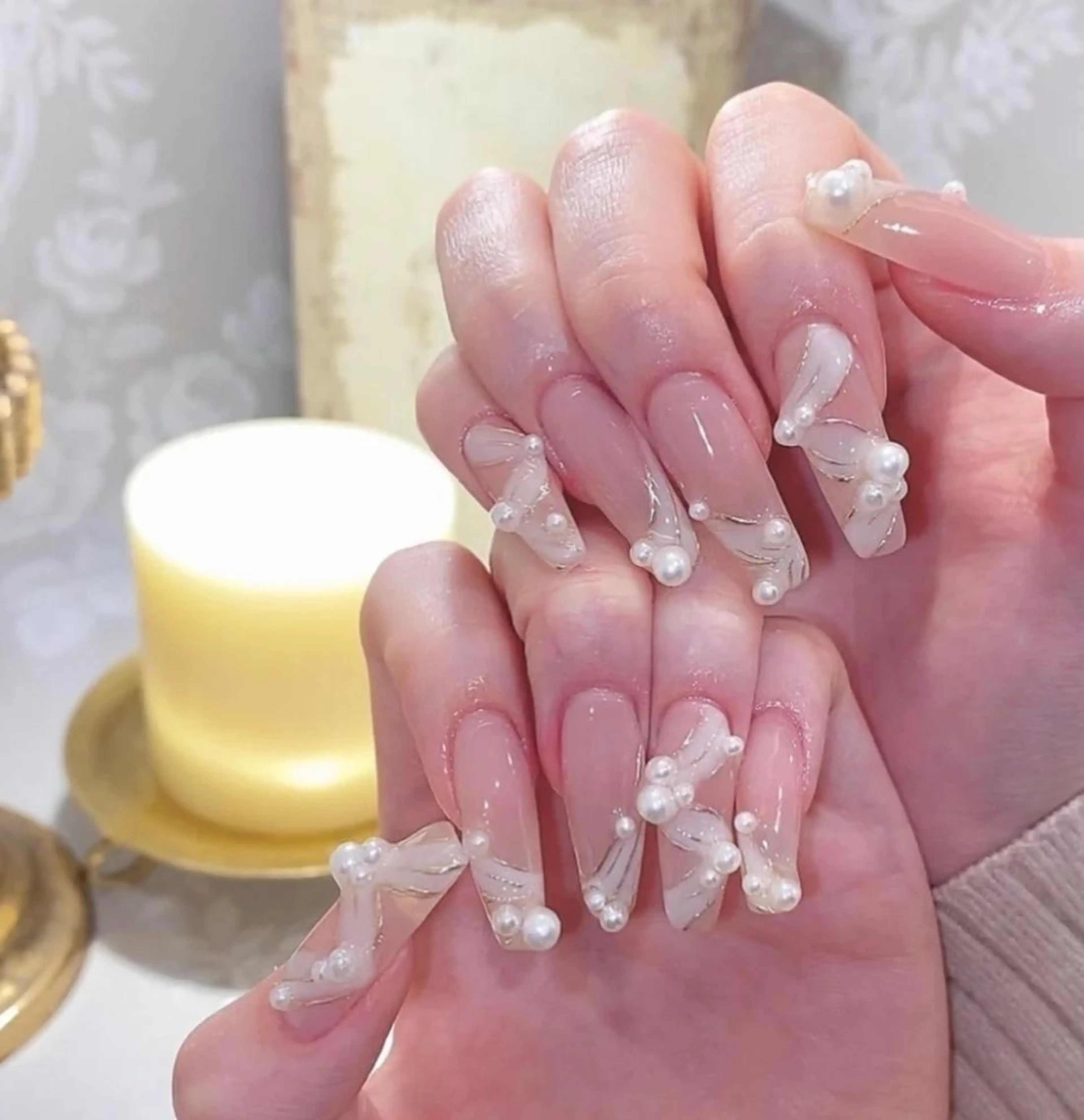 ネイル アートネイル 長さ出し ネイルチップ Queens テイのネイルデザイン