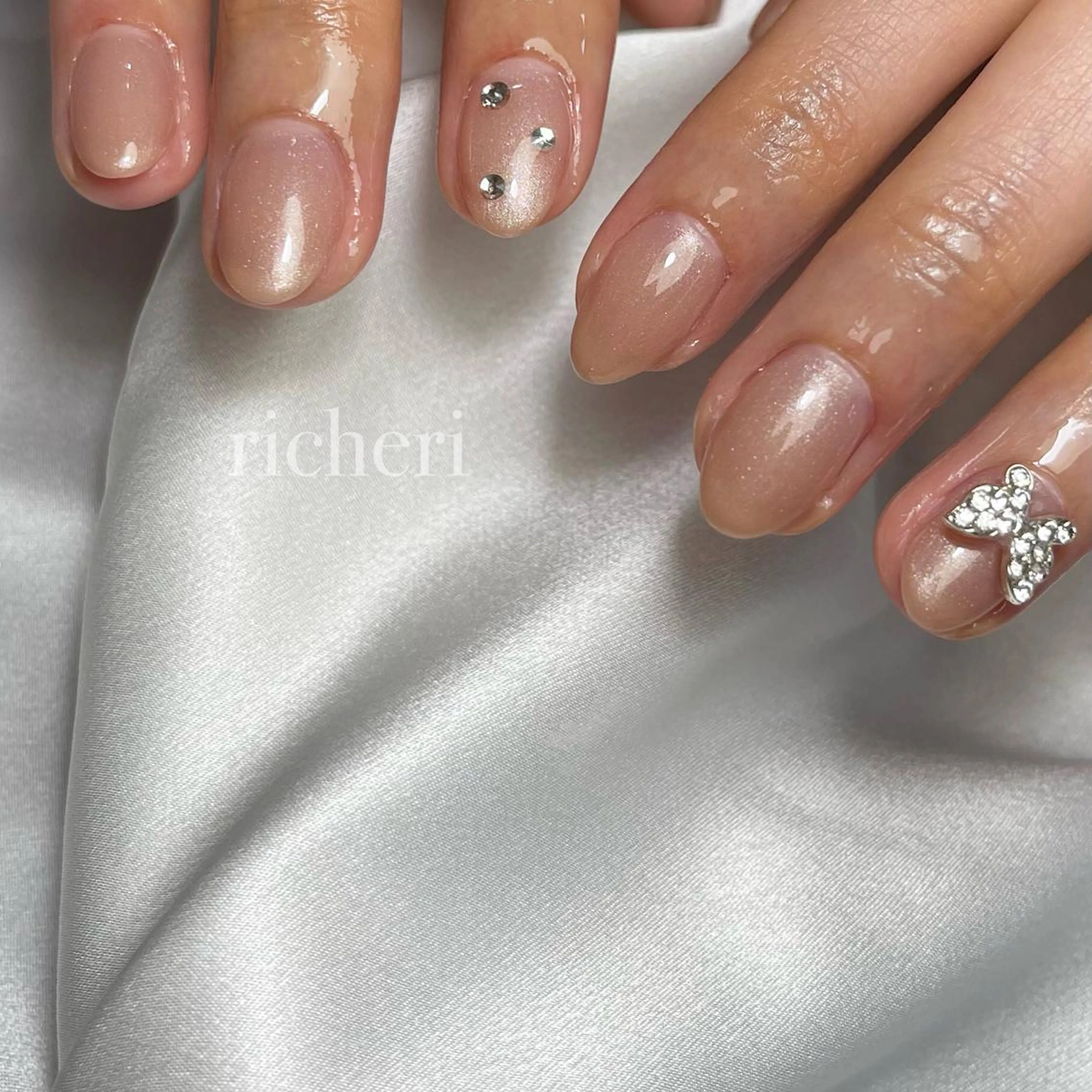 ミディアム ネイル ハンドネイル richeri beautyのエステ・リラクイメージ