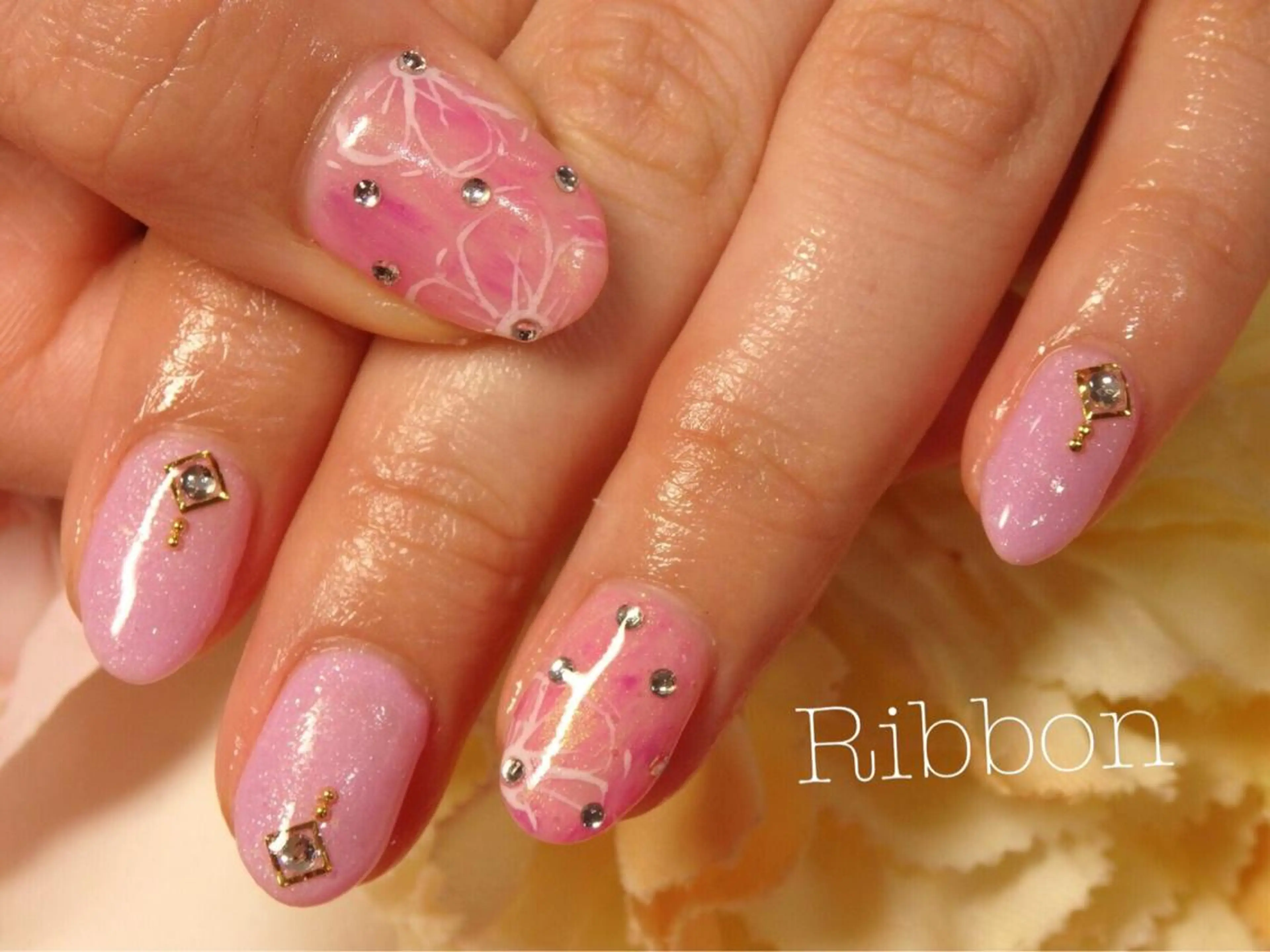 ネイル トップネイリスト Ribbon立川店のネイルデザイン