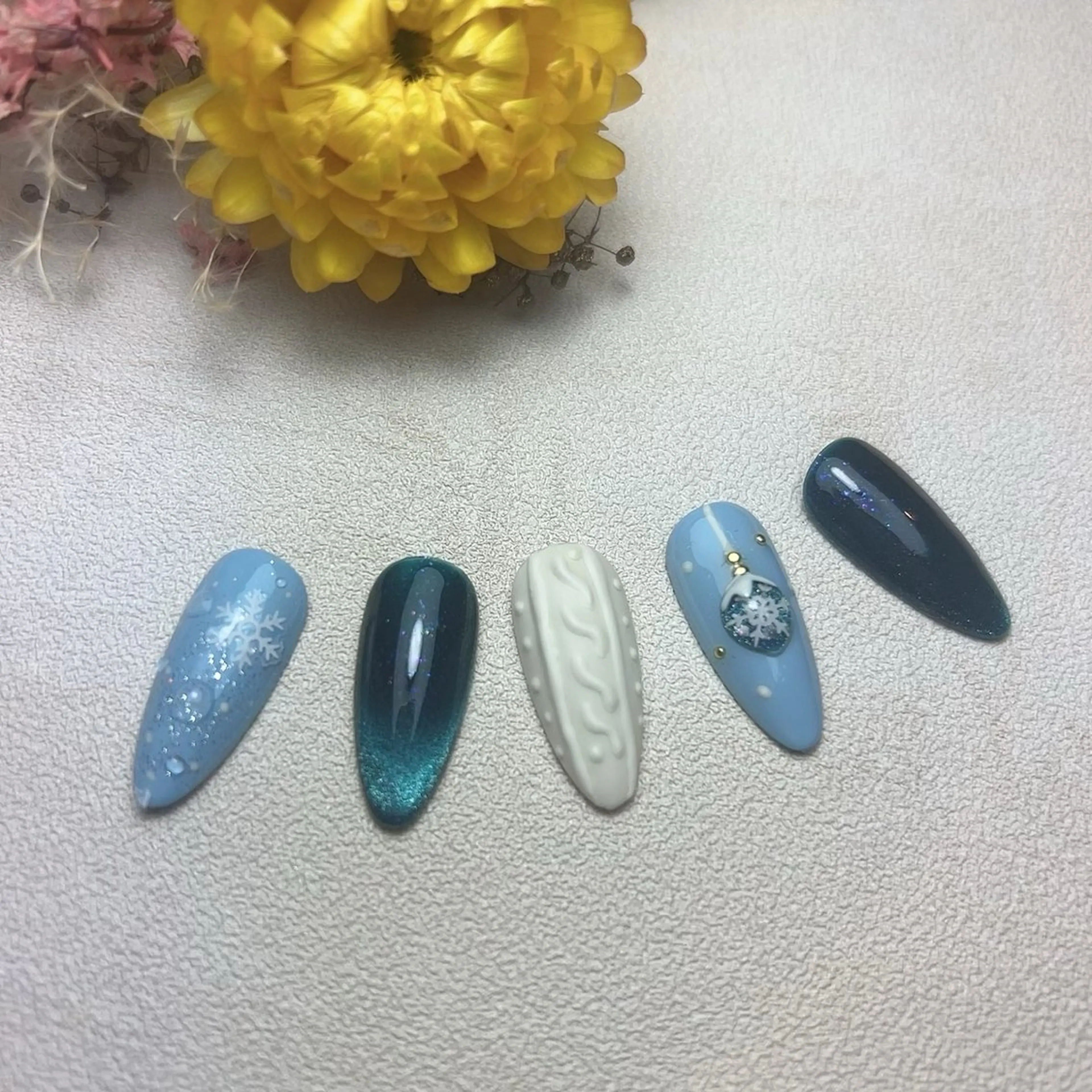 ネイル キラキラネイル ピンク 冬ネイル クリスマス You nailのネイルデザイン