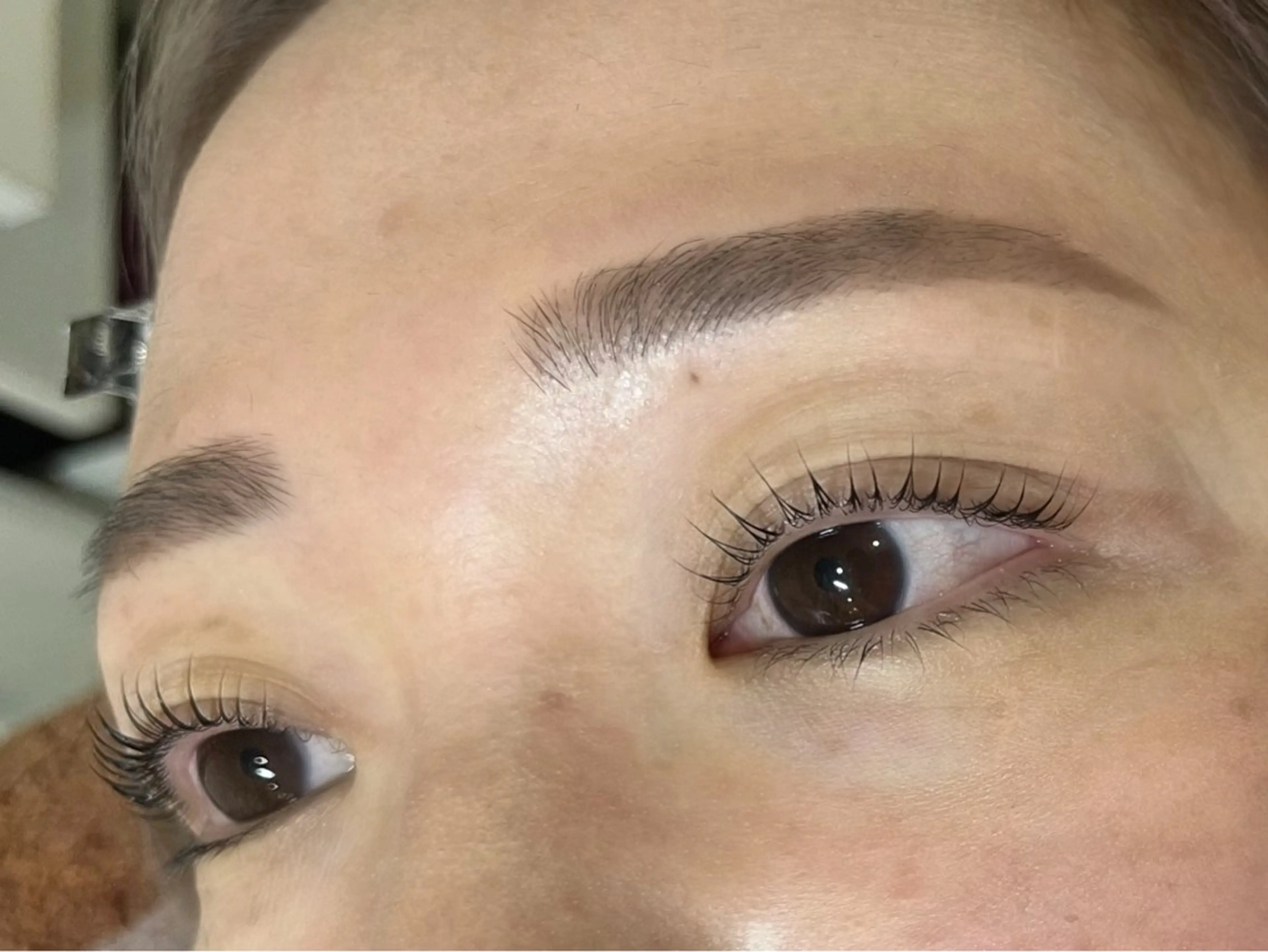アイブロウスタイリング×フラットラッシュエクステ100本orケラチンラッシュリフト✨+500円でLEDグルーに変更可の写真