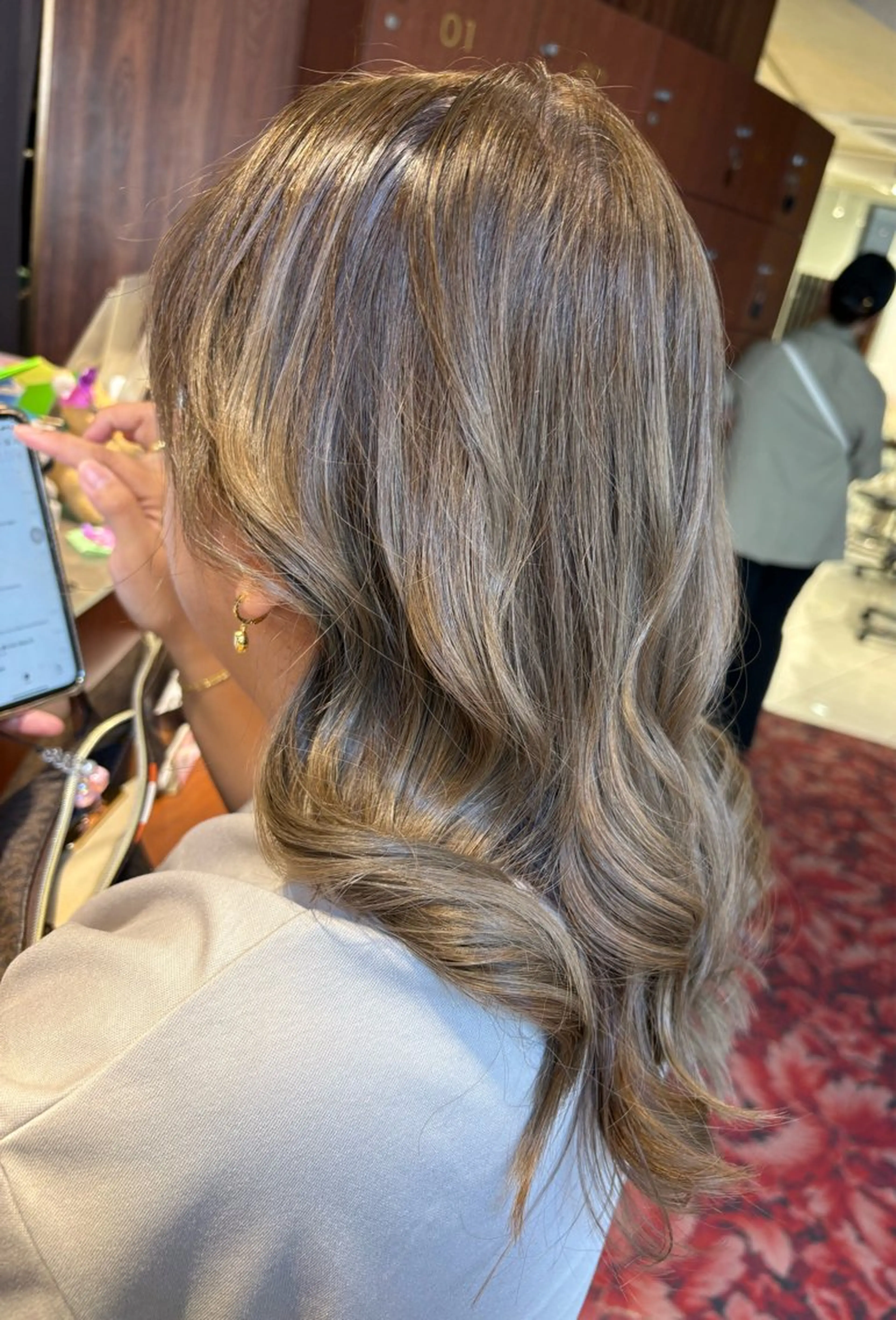 セミロング カラー ヨウコ YOKOのヘアスタイル