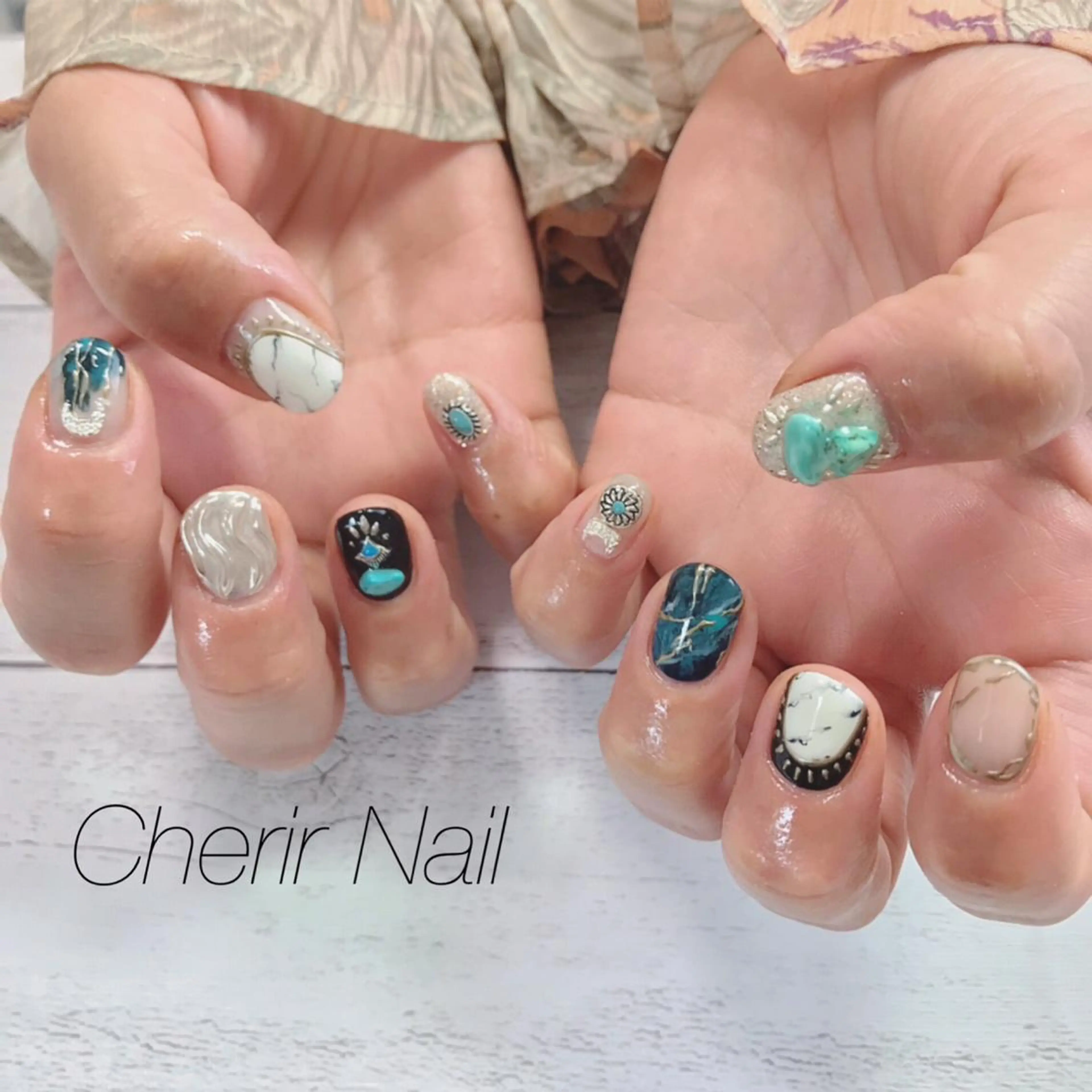 ネイル アートネイル ミラーネイル ニュアンスネイル ショートネイル ハンドネイル Cherirnail kaoriのネイルデザイン