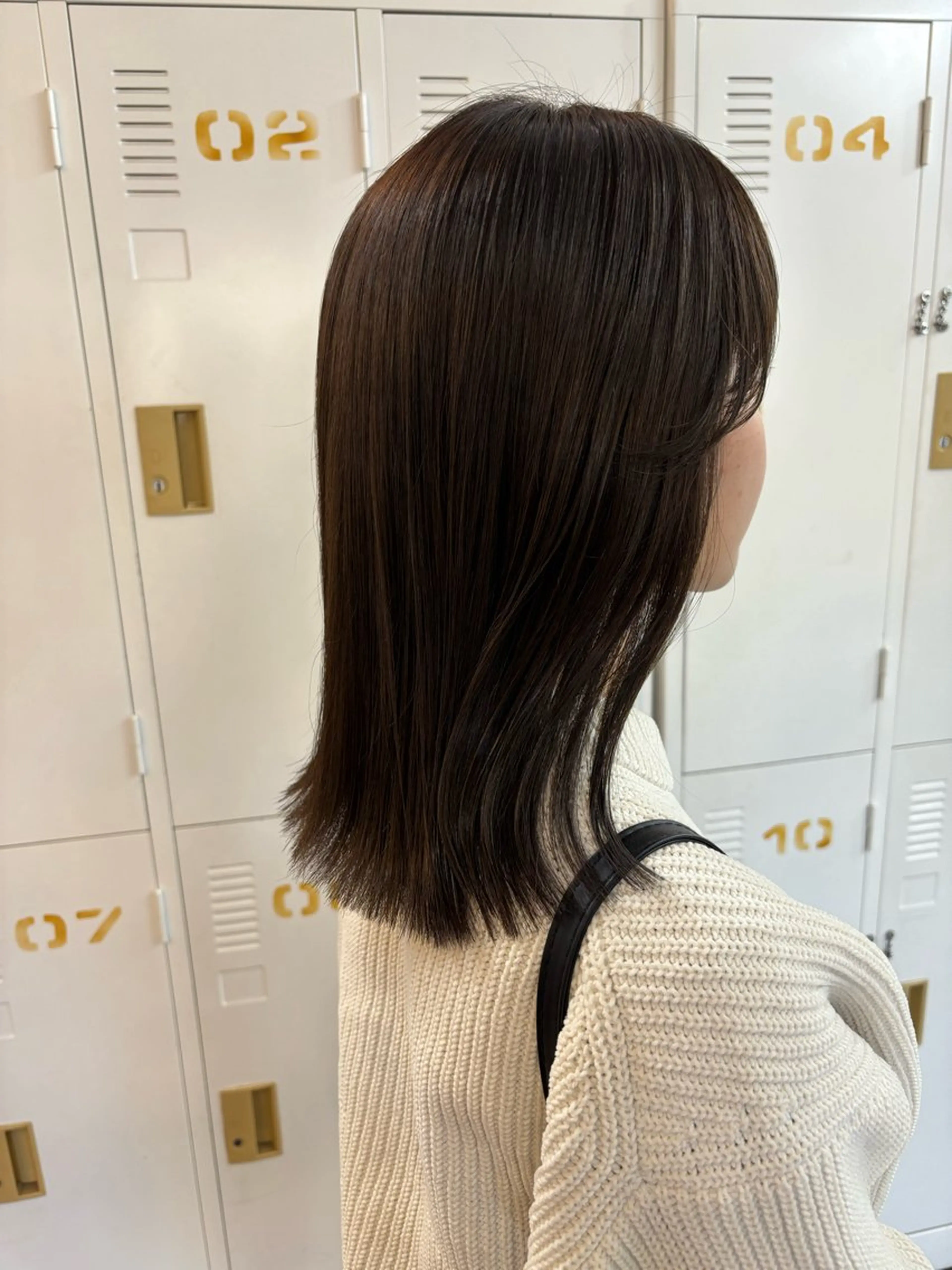 セミロング カラー グレージュ オリーブグレージュ オリーブグレー LOMARLIE JURIAのヘアスタイル