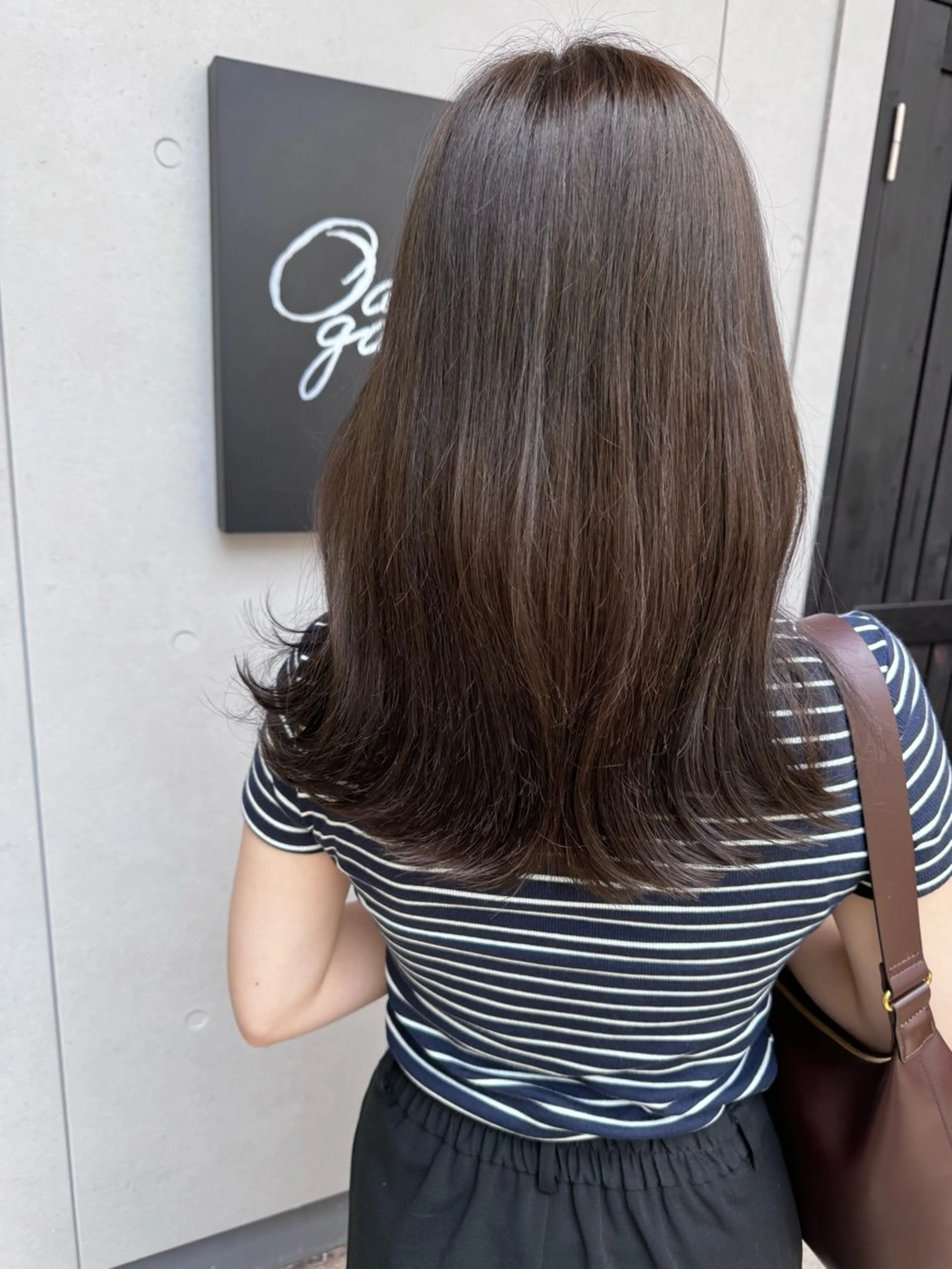 セミロング カラー ブリーチ イルミナカラー 髪質改善 縮毛矯正 OAK 中目黒のヘアスタイル