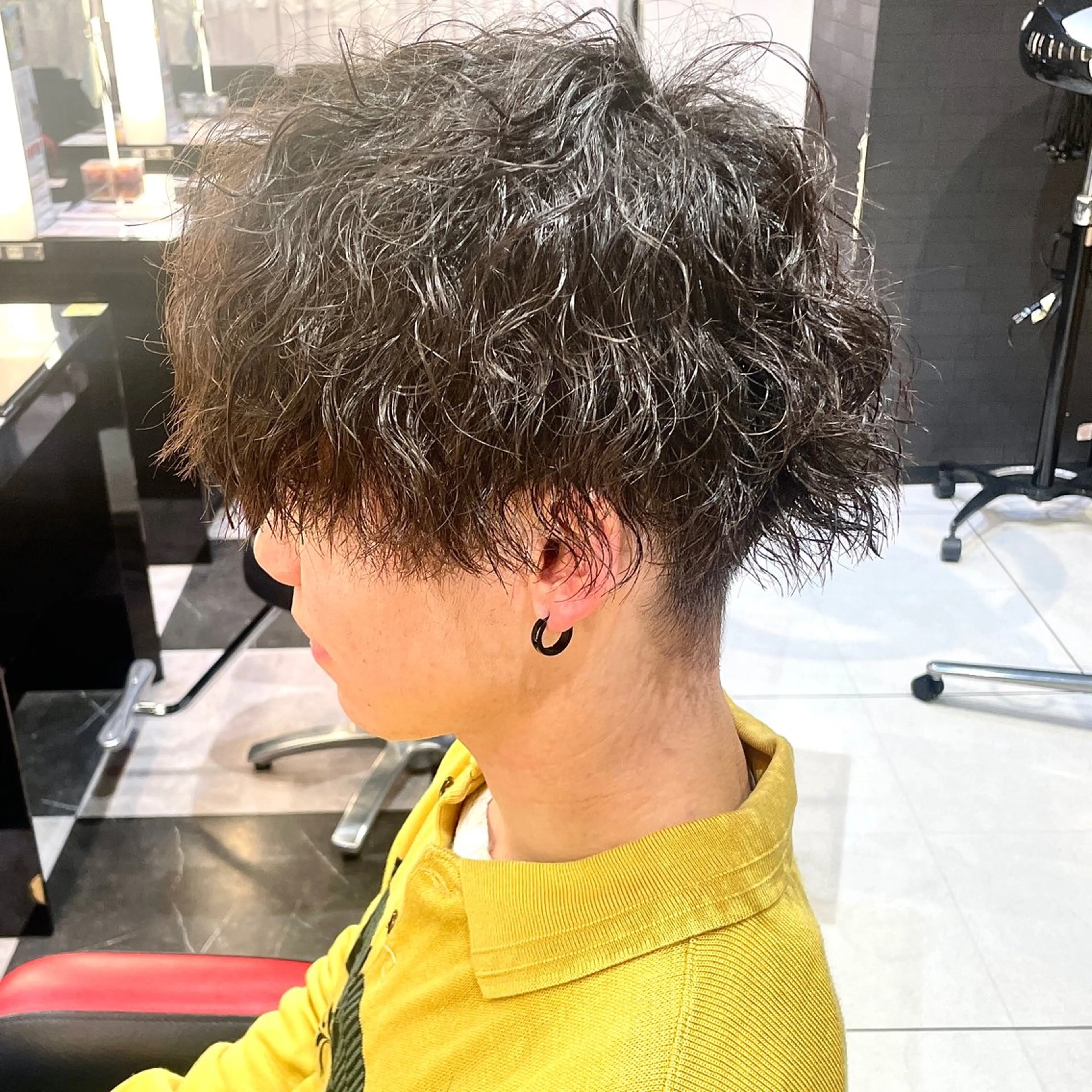 ショート パーマ メンズ メンズパーマ ツイストスパイラルパーマ スパイラルパーマ カット ヘアカラー パーマ メンズヘア特化 崎田 成人のヘアスタイル