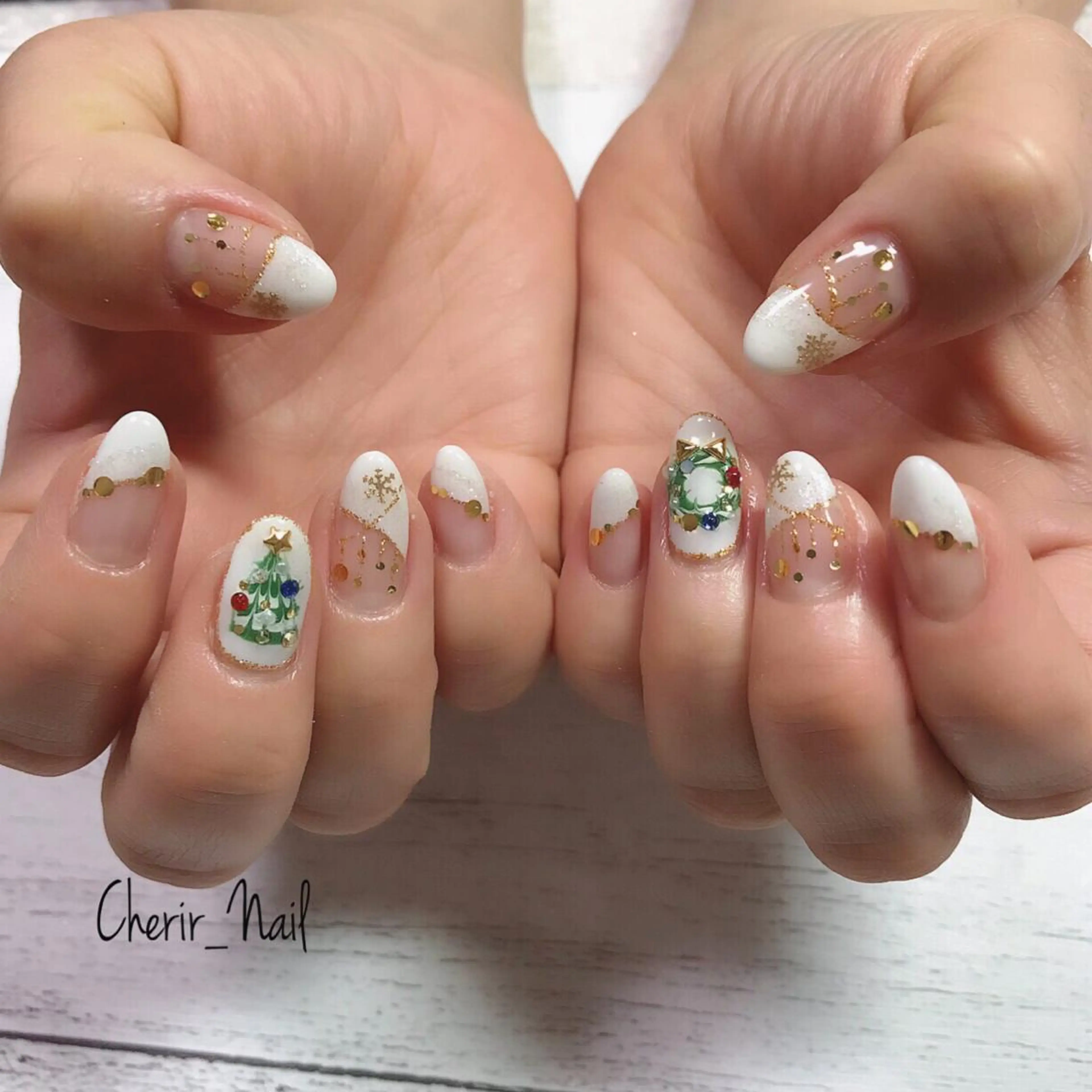 ネイル フレンチネイル キラキラネイル ロングネイル 冬ネイル クリスマス Cherirnail kaoriのネイルデザイン
