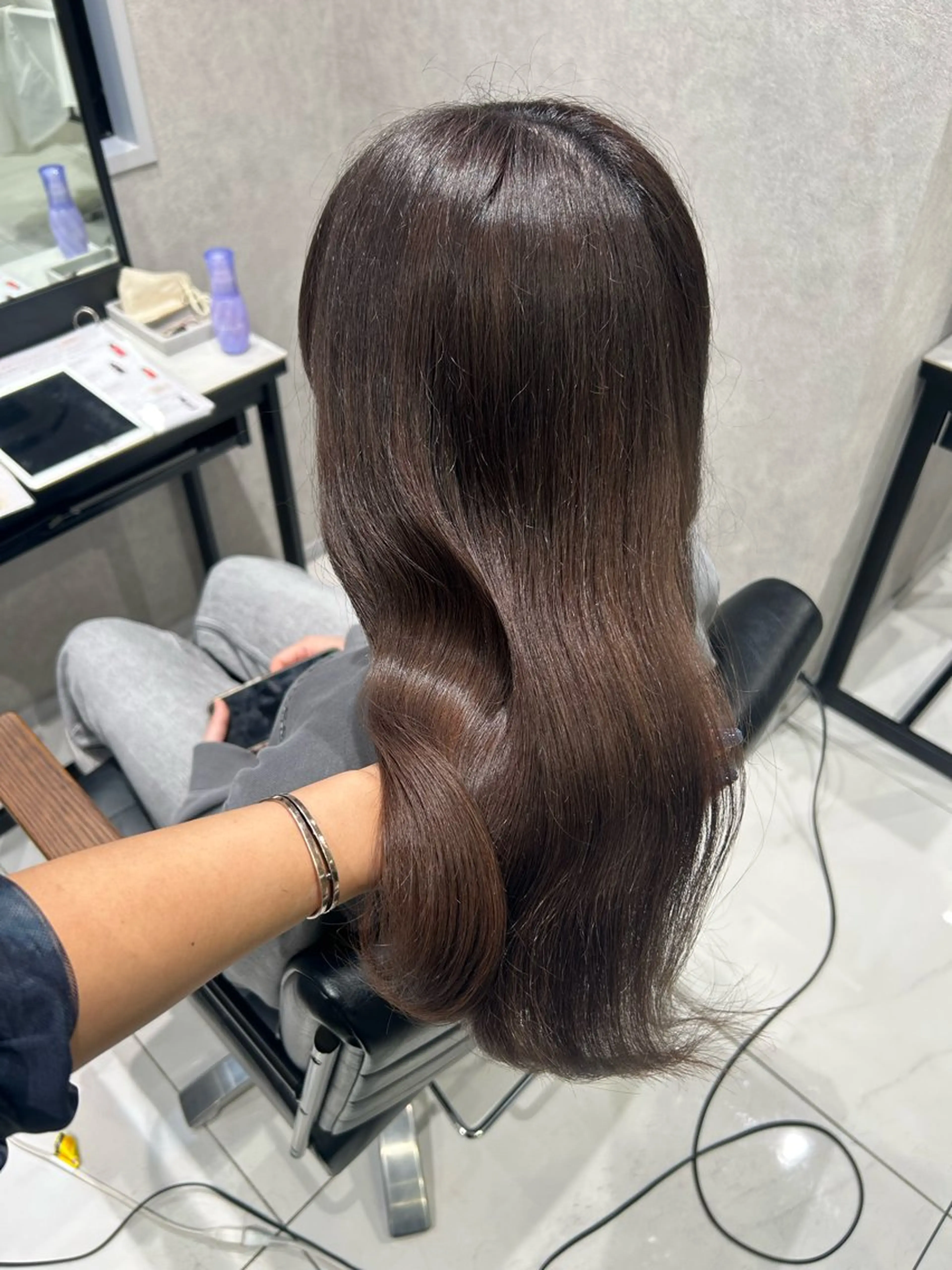 カラー ブラウンカラー オリーブブラウン 透明感カラー💙 束感マツエク🪼海月のヘアスタイル