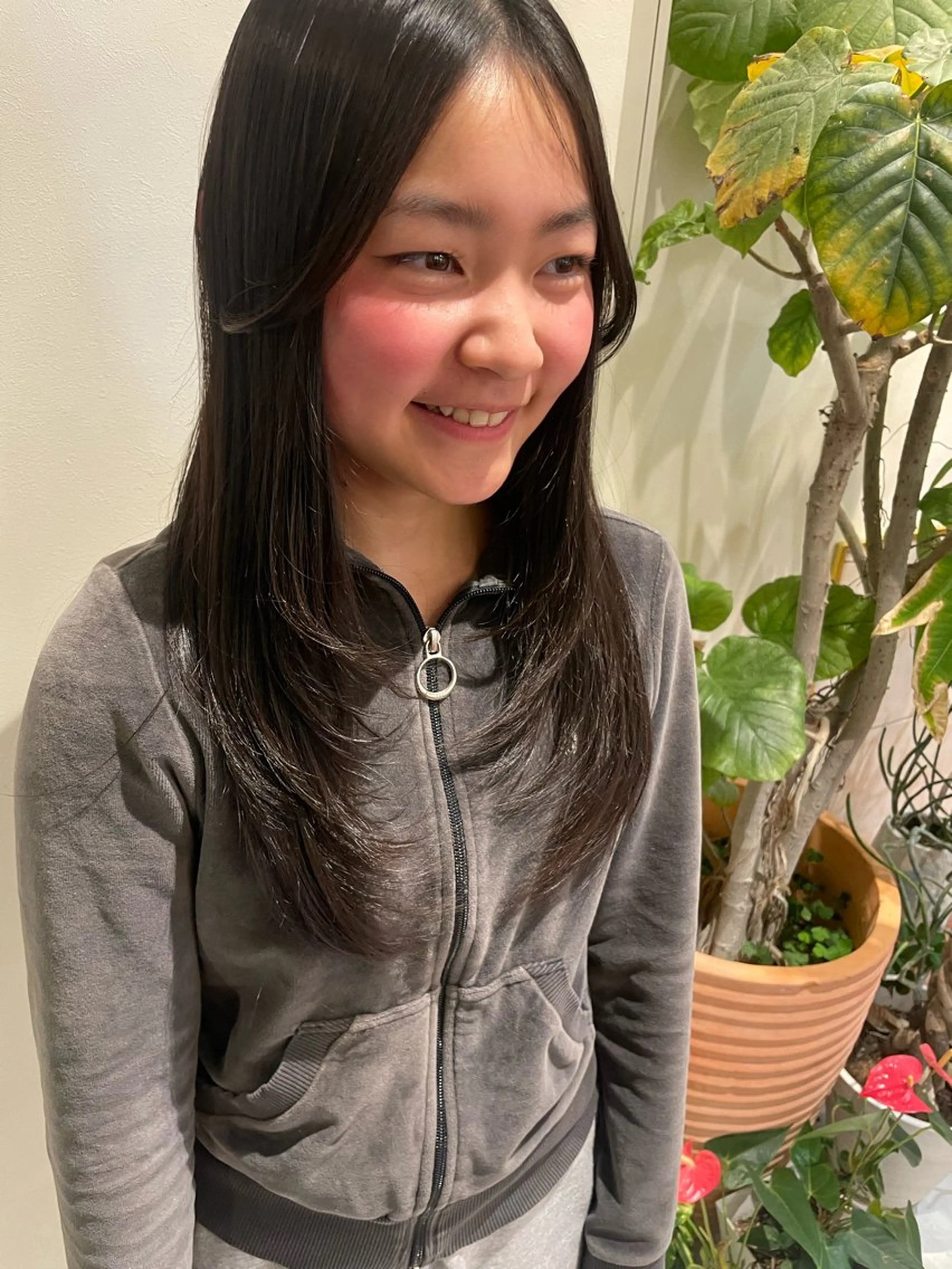 ロング レイヤーカット PRIMA所属・中藤 百恵のヘアスタイル