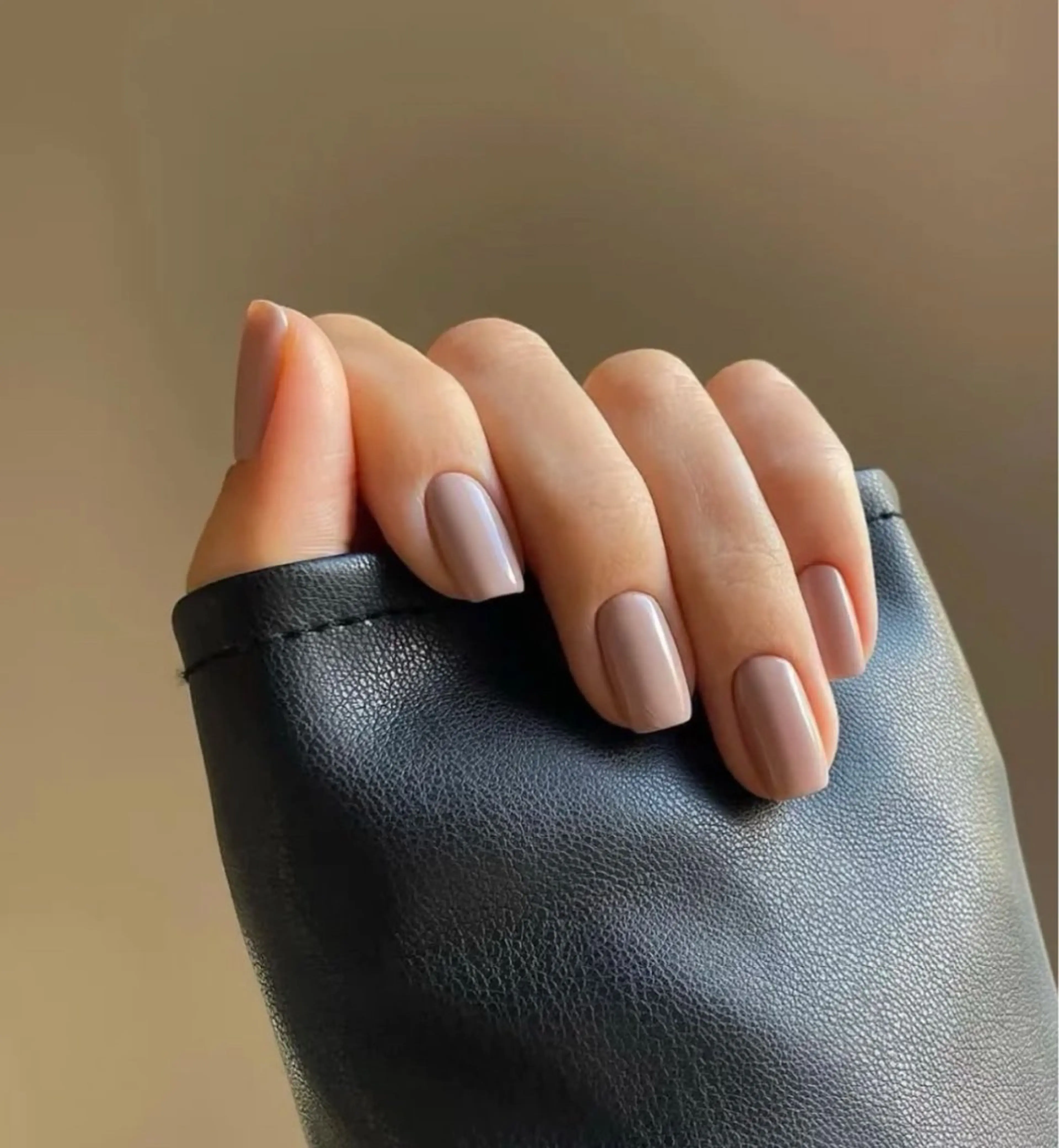 シン アモンのネイルデザイン