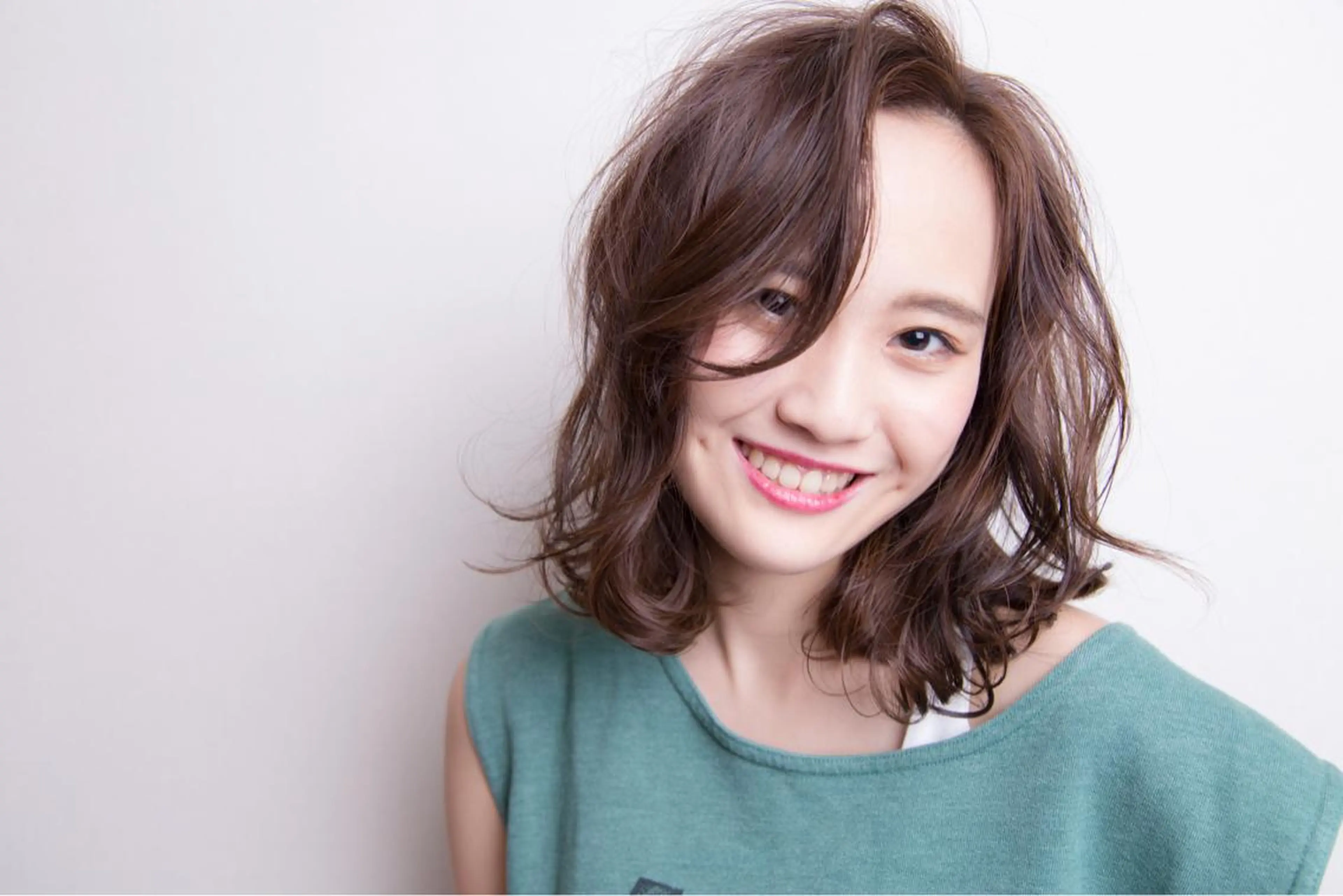 セミロング カラー ブリーチ 透明感カラー グレージュ ブリーチなしカラー オリーブグレージュ toiro by lien hair atelier所属・池田 真由美のヘアスタイル