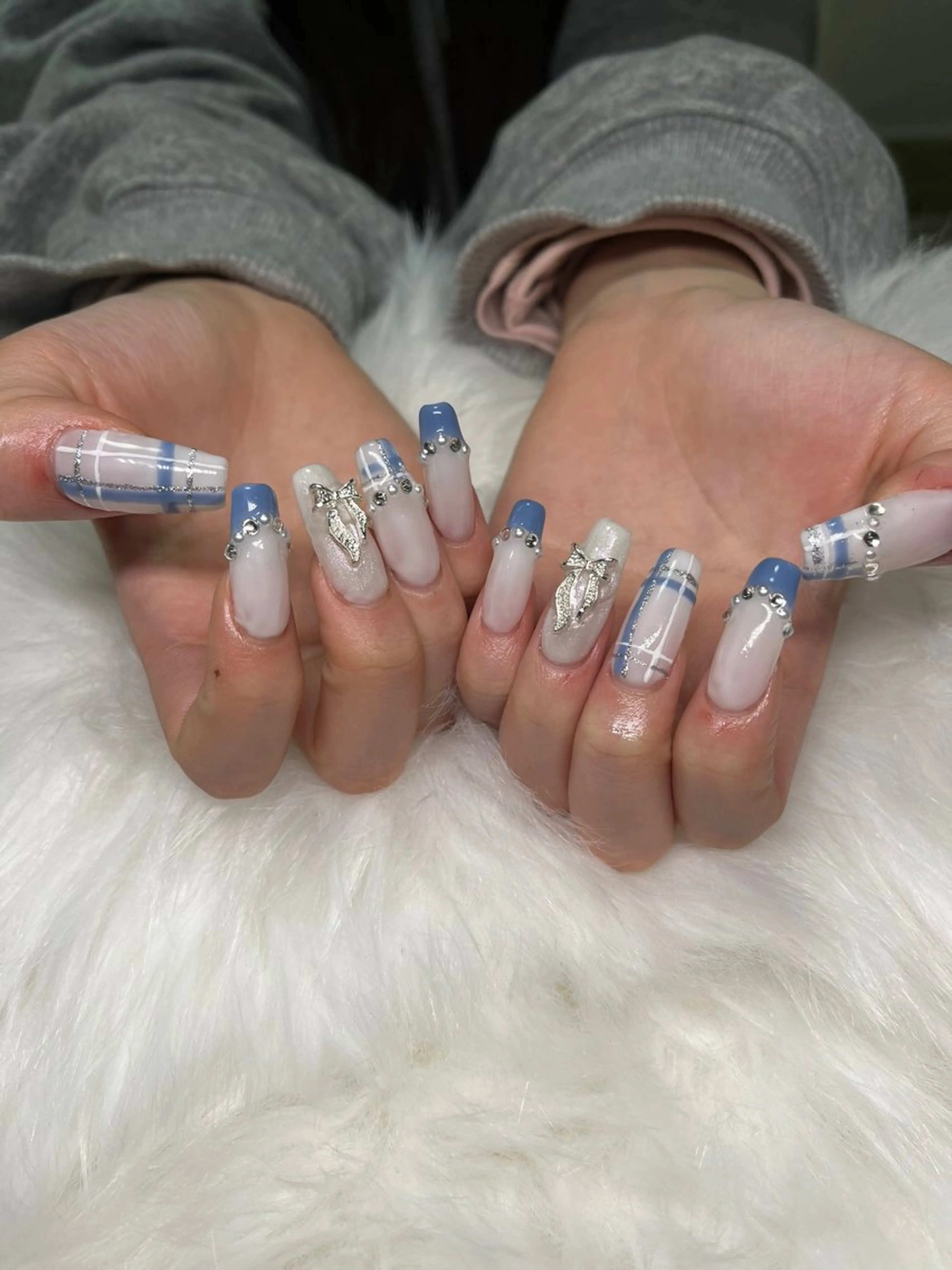 ネイル フレンチネイル キラキラネイル ハンドネイル 🏠自宅 サロン💅natsuのネイルデザイン