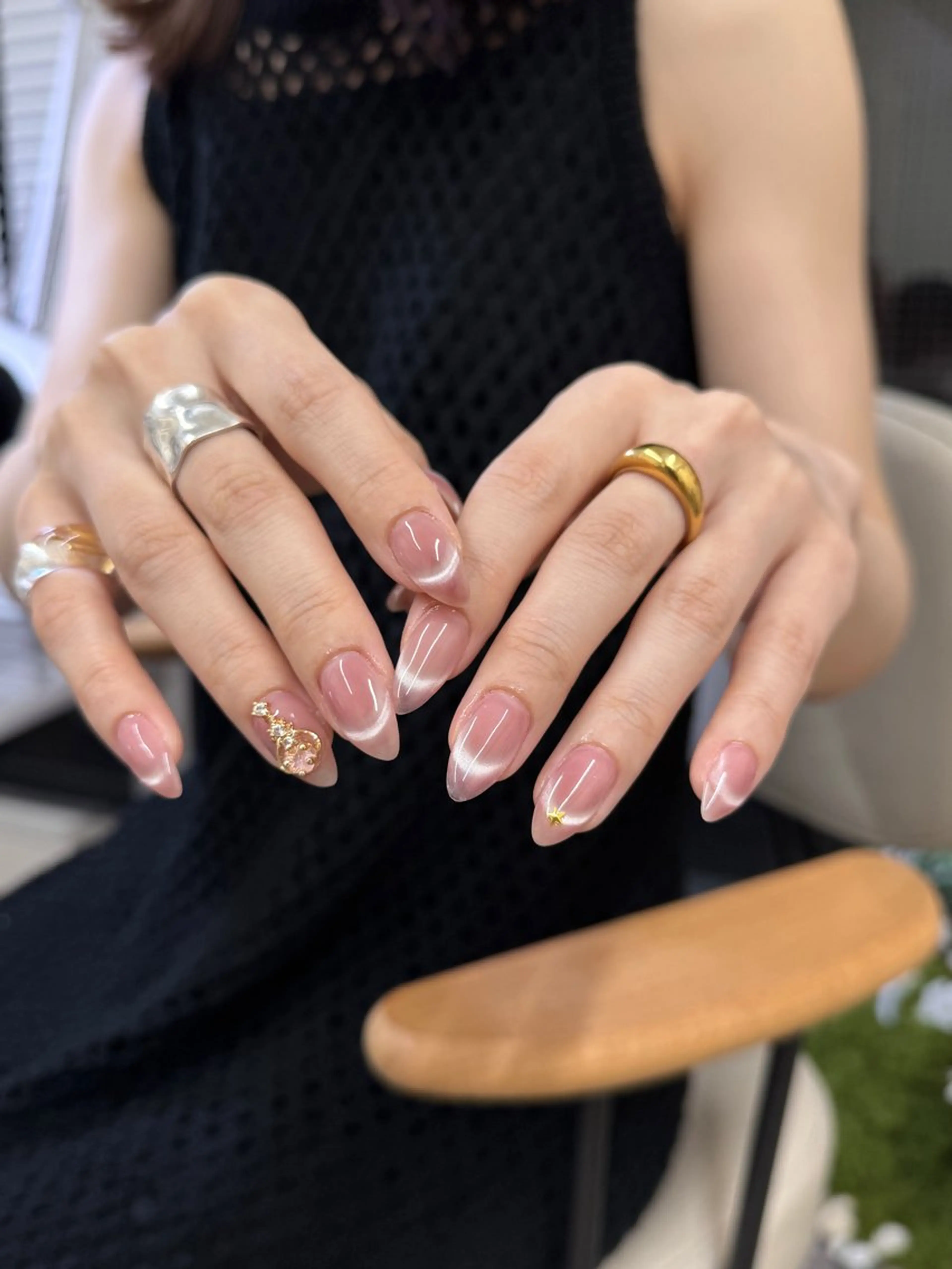 ネイル オーロラネイル 長さ出し フレンチネイル ジェルネイル ガラスフレンチ ハンドネイル Rela・S NAILのネイルデザイン