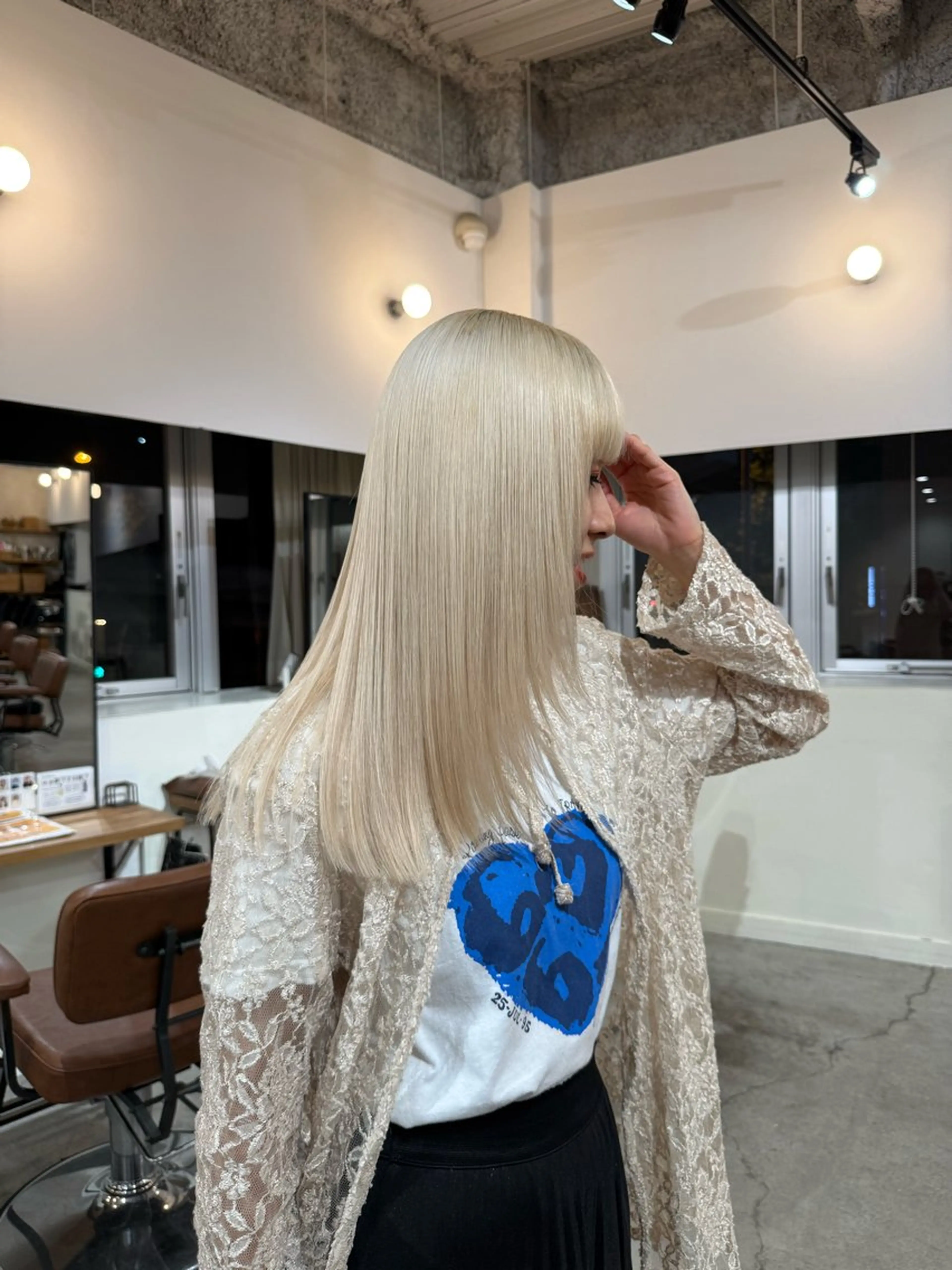 ミディアム カラー ハイトーンカラー maruquee de mashu所属・モモコ/ブリーチ/ ミルクティカラーのヘアスタイル