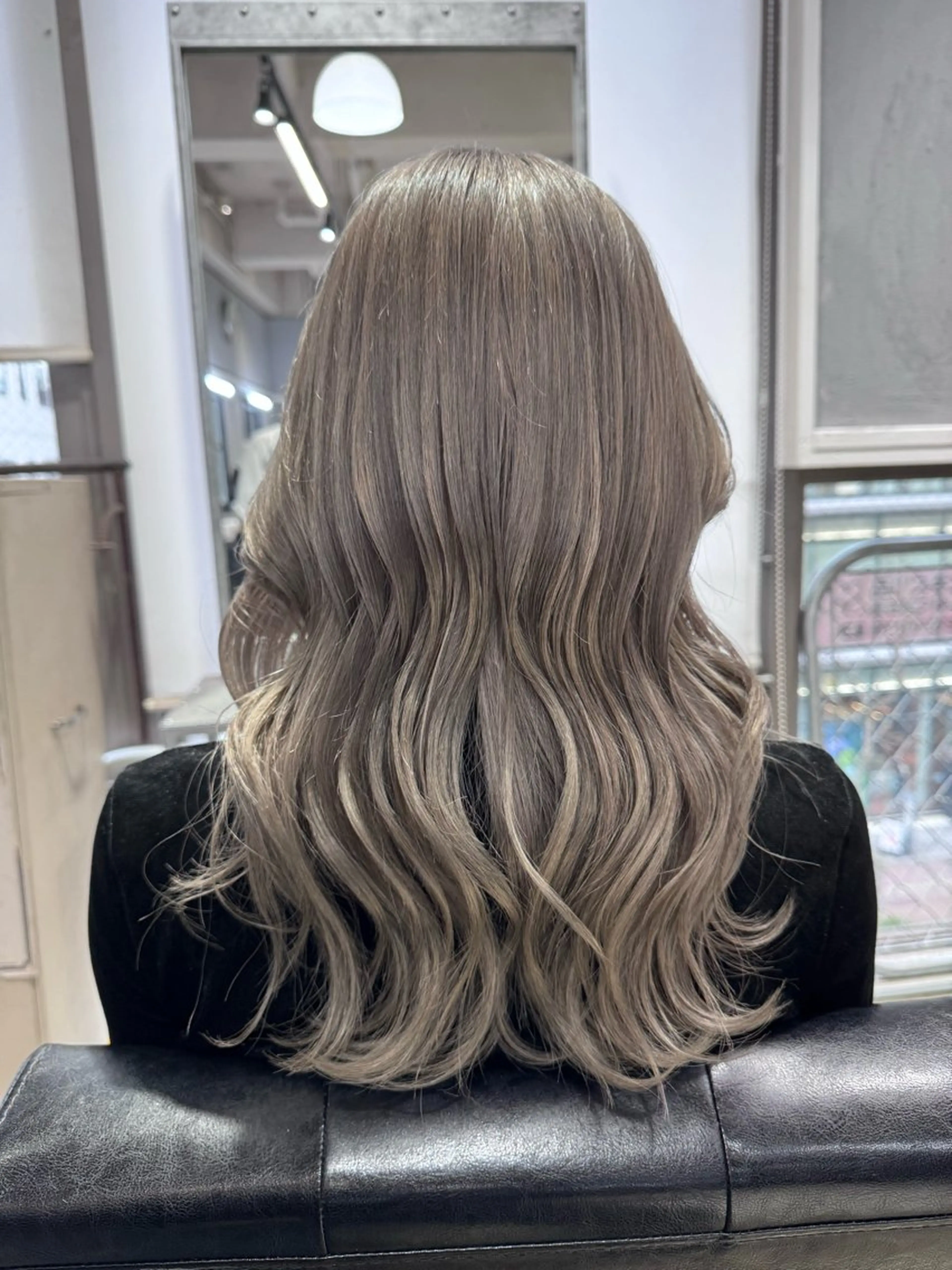 ミディアム カラー dao/ミルクティー /ブラウン/ブロンドのヘアスタイル