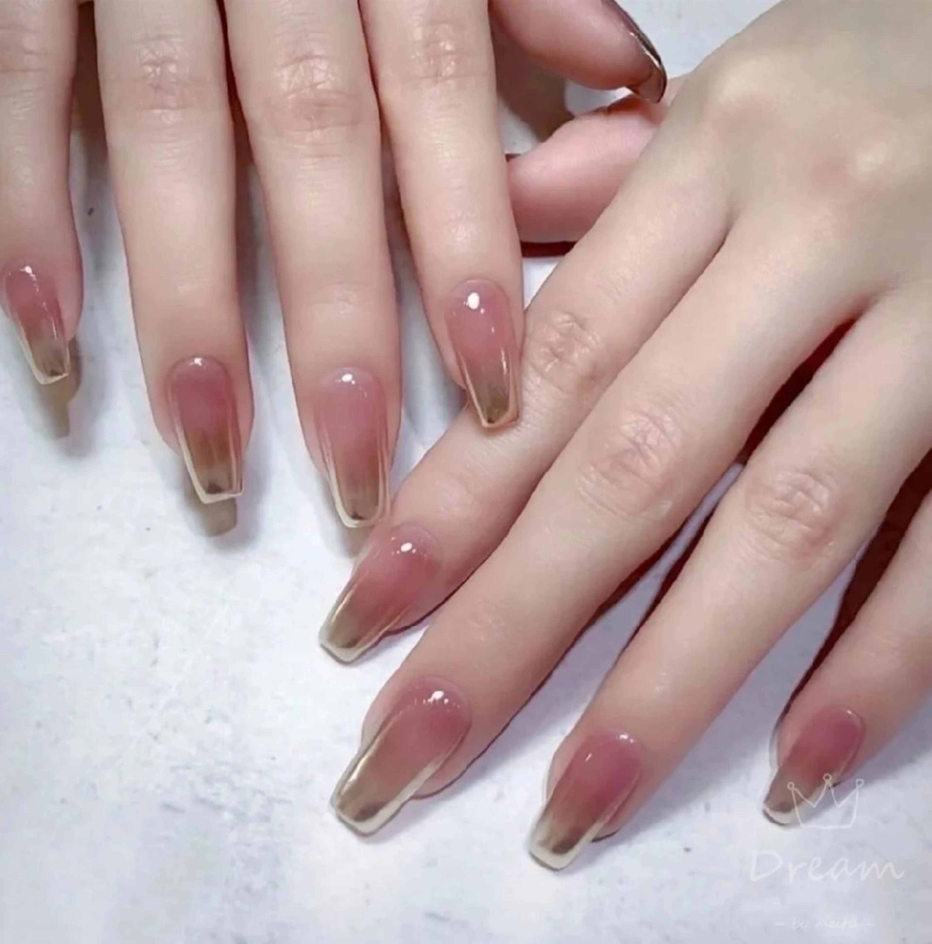 ネイル グラデーション ミラーネイル ハンドネイル ネイリストゆか💅 長さだし、深爪矯正のネイルデザイン