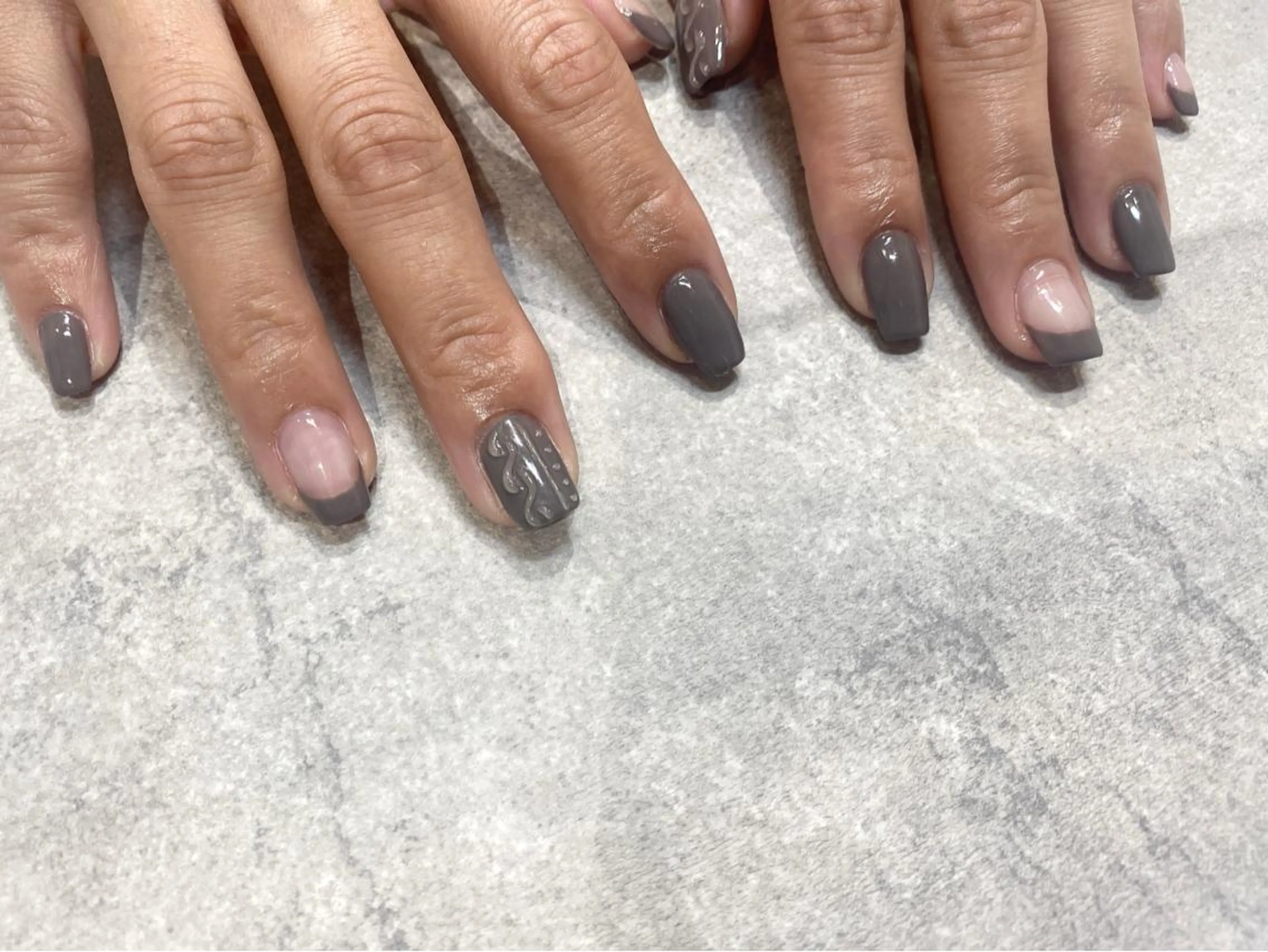 ネイル ハンドネイル NINEnami ニュアンスネイルのネイルデザイン