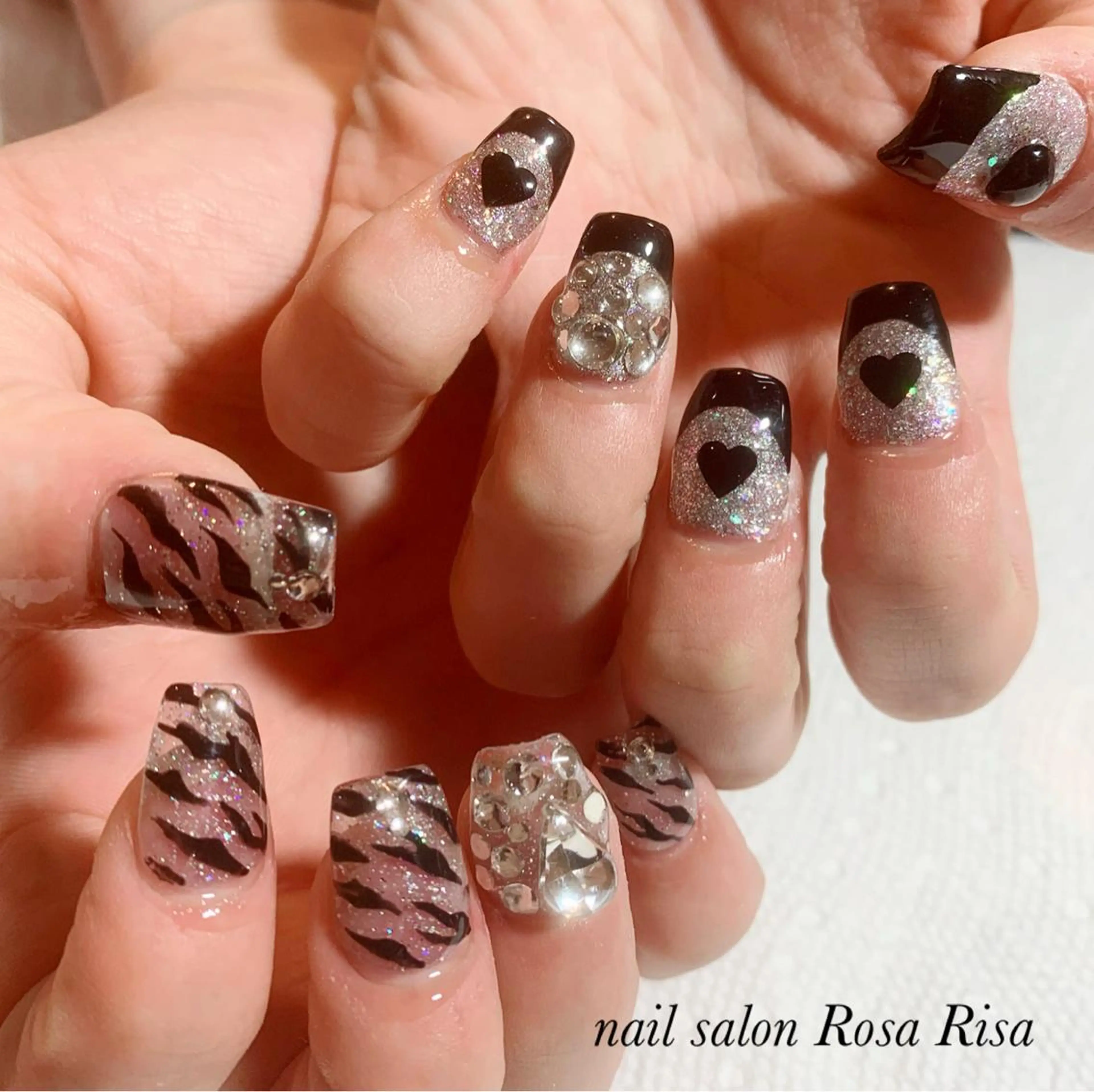 ミディアム ネイル ネイルスタジオ シェイクユアハンズのネイルデザイン