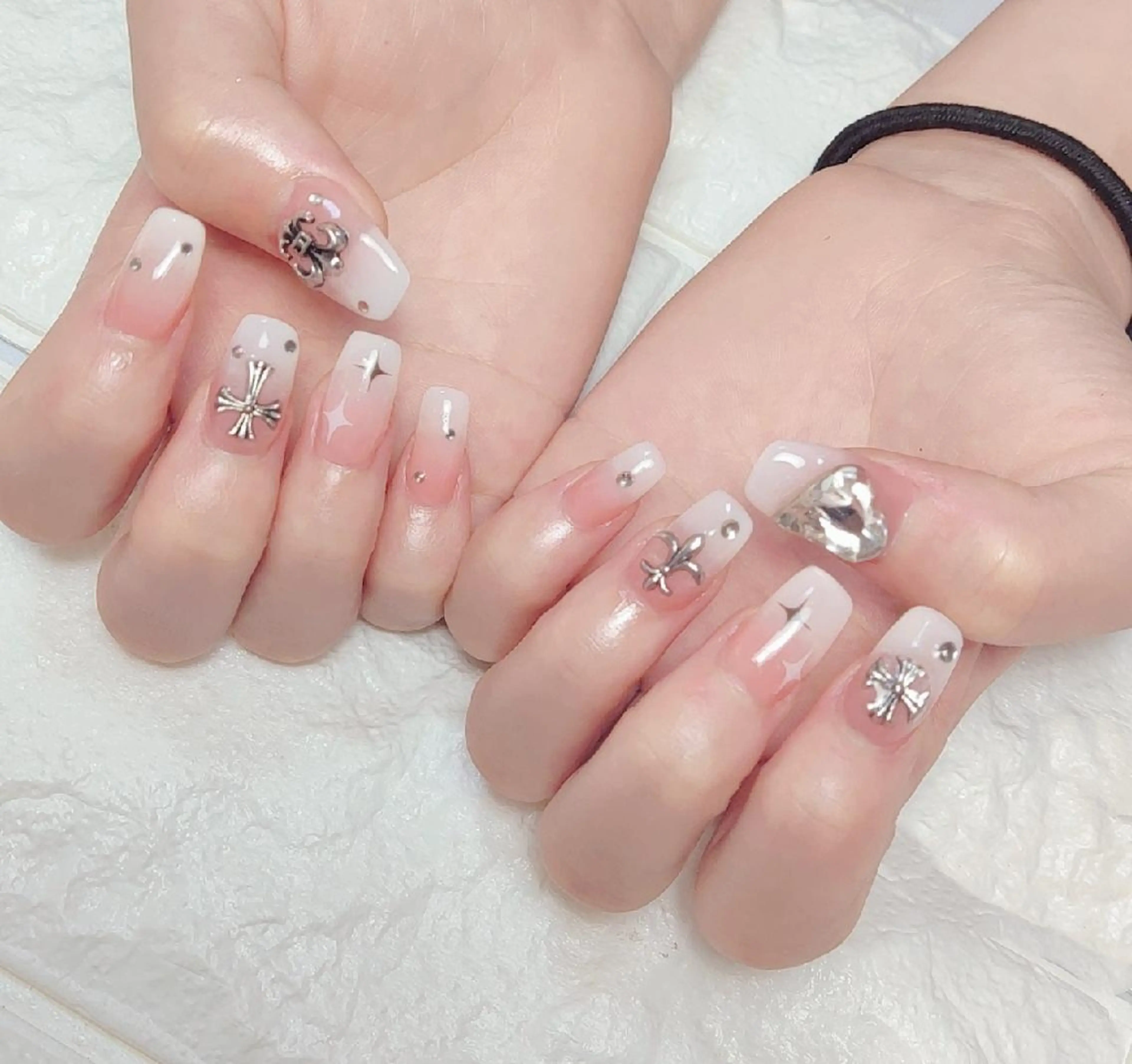 ネイル ハンドネイル E·U·B ネイル所属・横浜市中区曙町 E·U·Bネイルのネイルデザイン