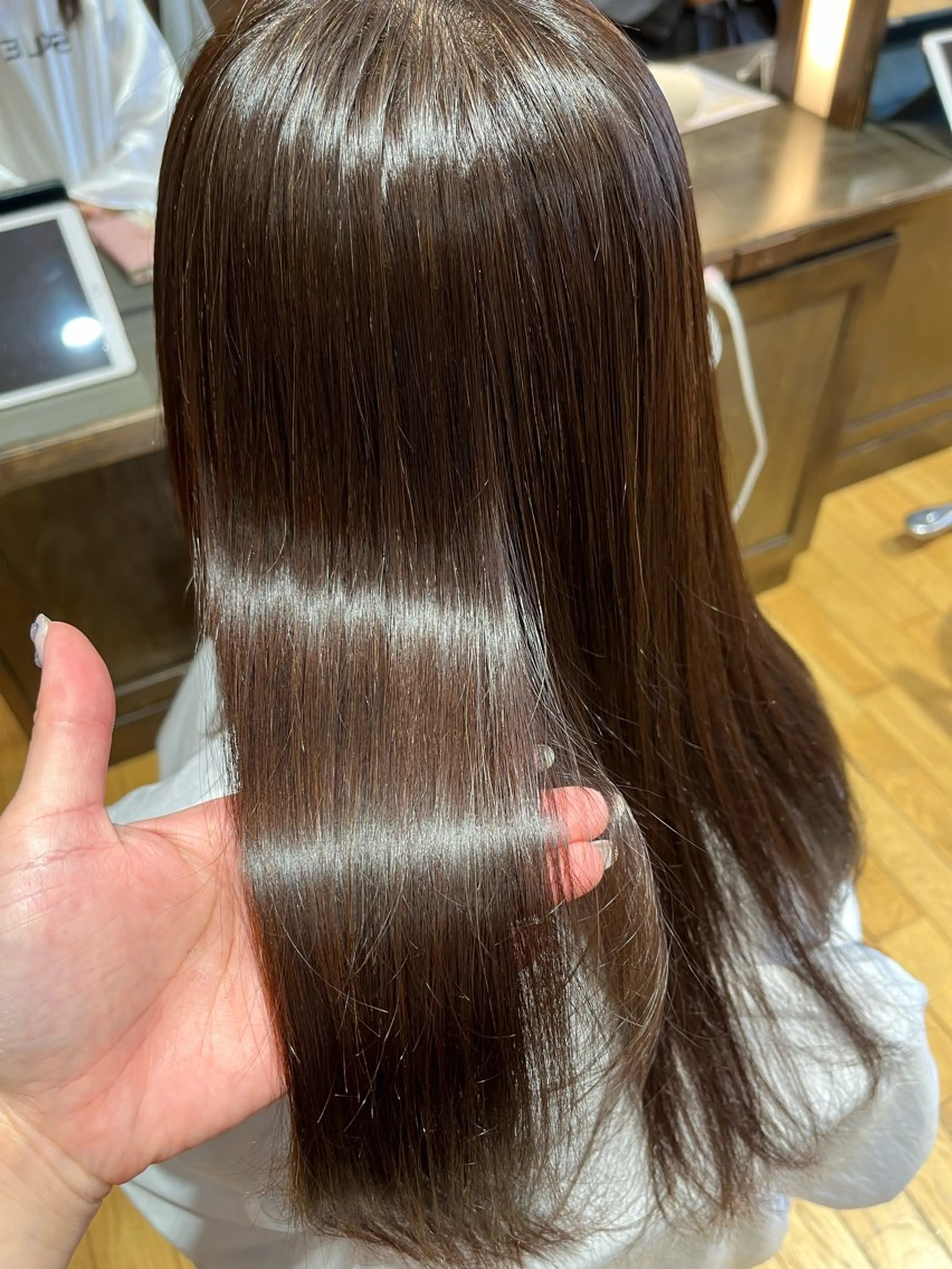 ロング 縮毛矯正 赤み消しカラー 🩵かりんのヘアスタイル