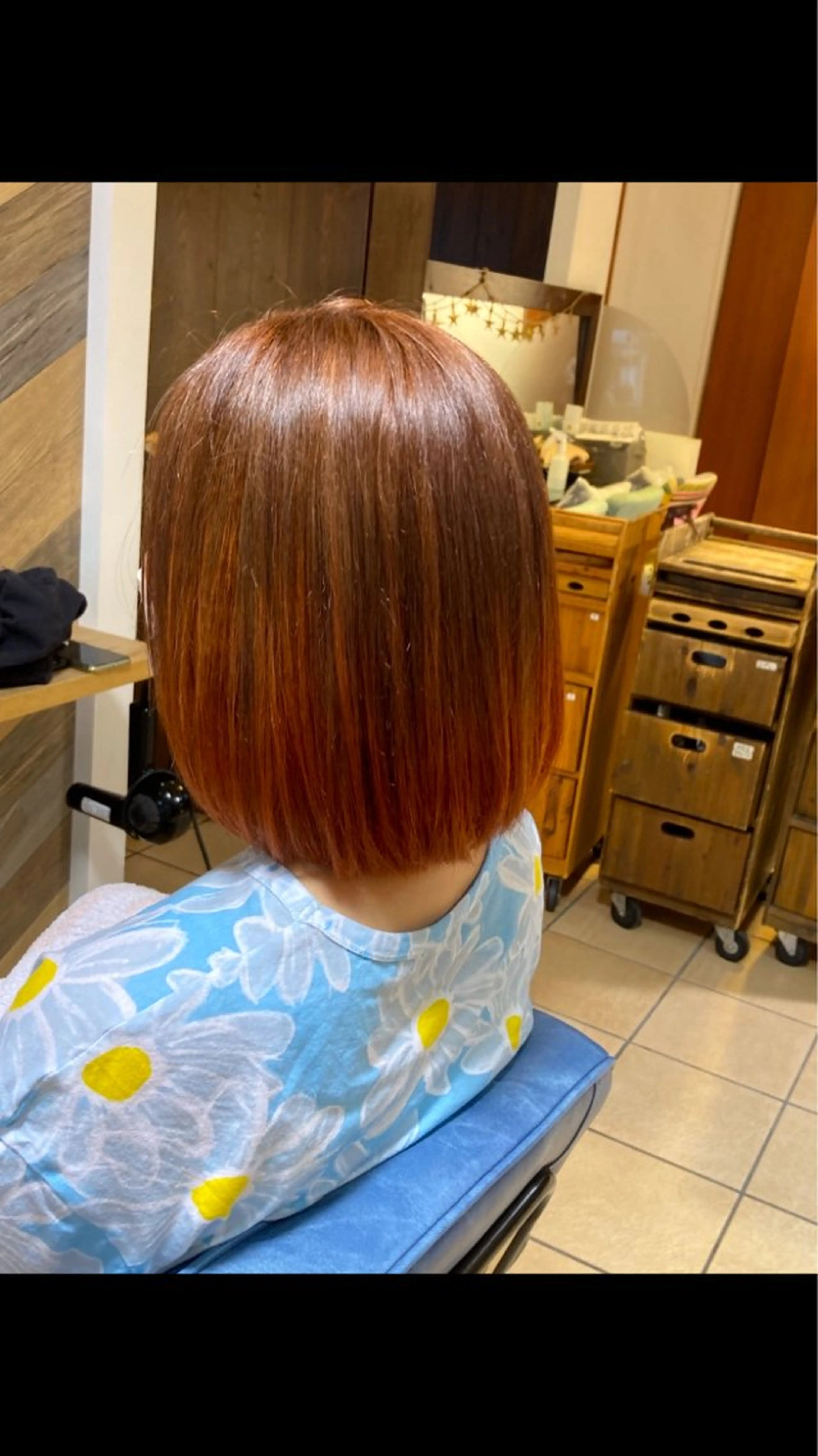 ミディアム カラー 奥谷 美代子のヘアスタイル