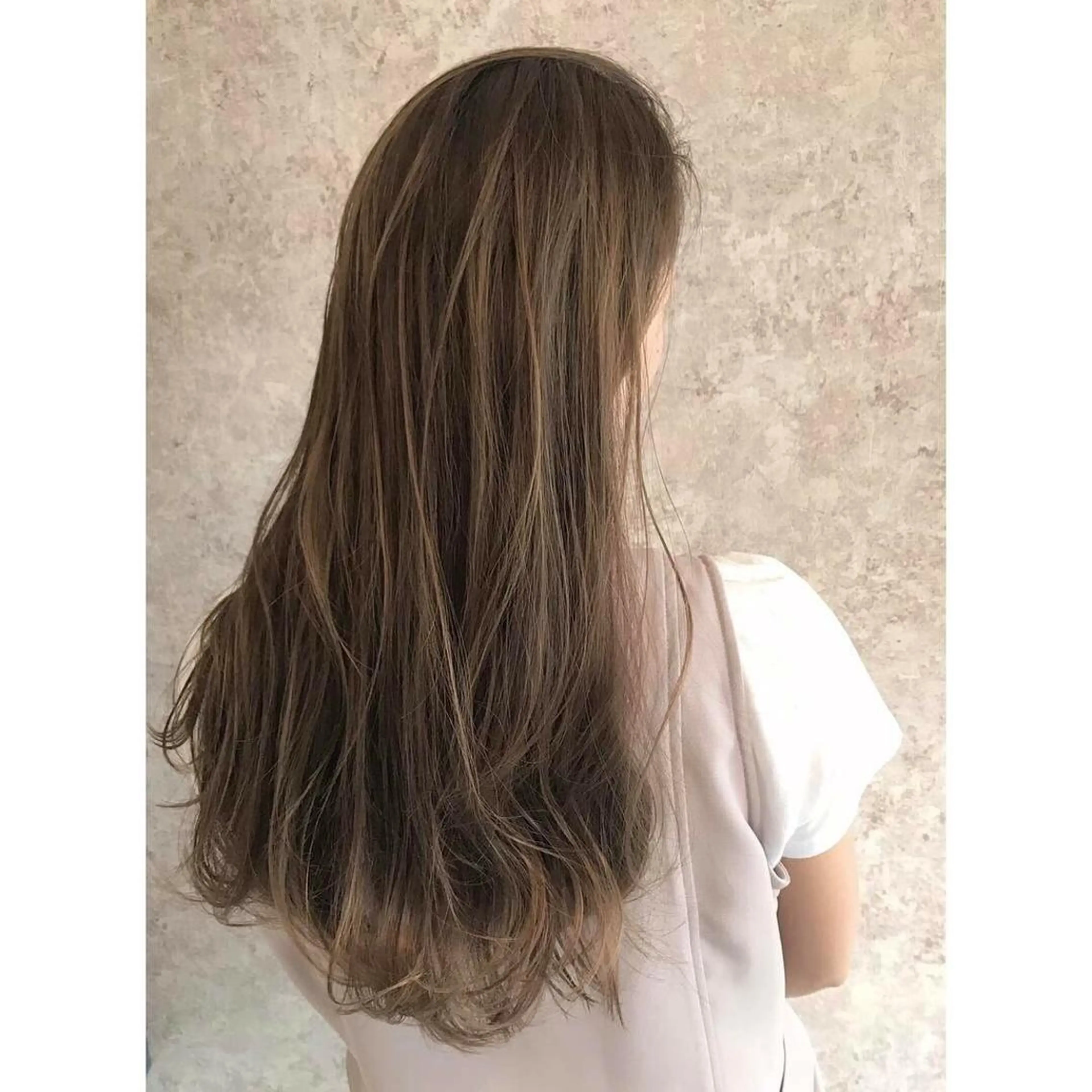 セミロング カラー due hair 京都駅前店 MILBON オージュア認定サロン【デューヘアー】所属・ハイトーンブリーチ 土坂 由志【京都】のヘアスタイル