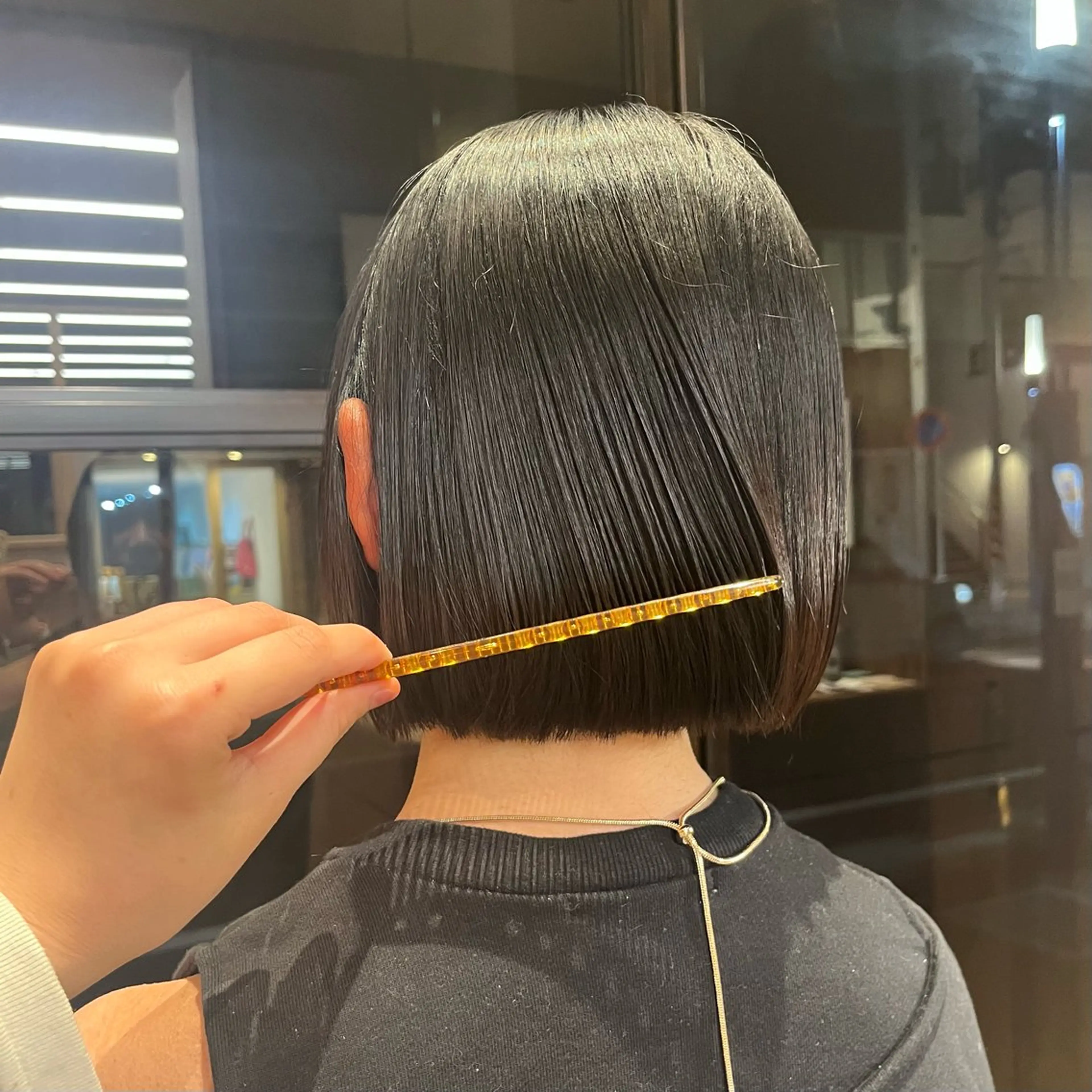 ミディアム ボブ カット Wカラー🐾 ハルナのヘアスタイル