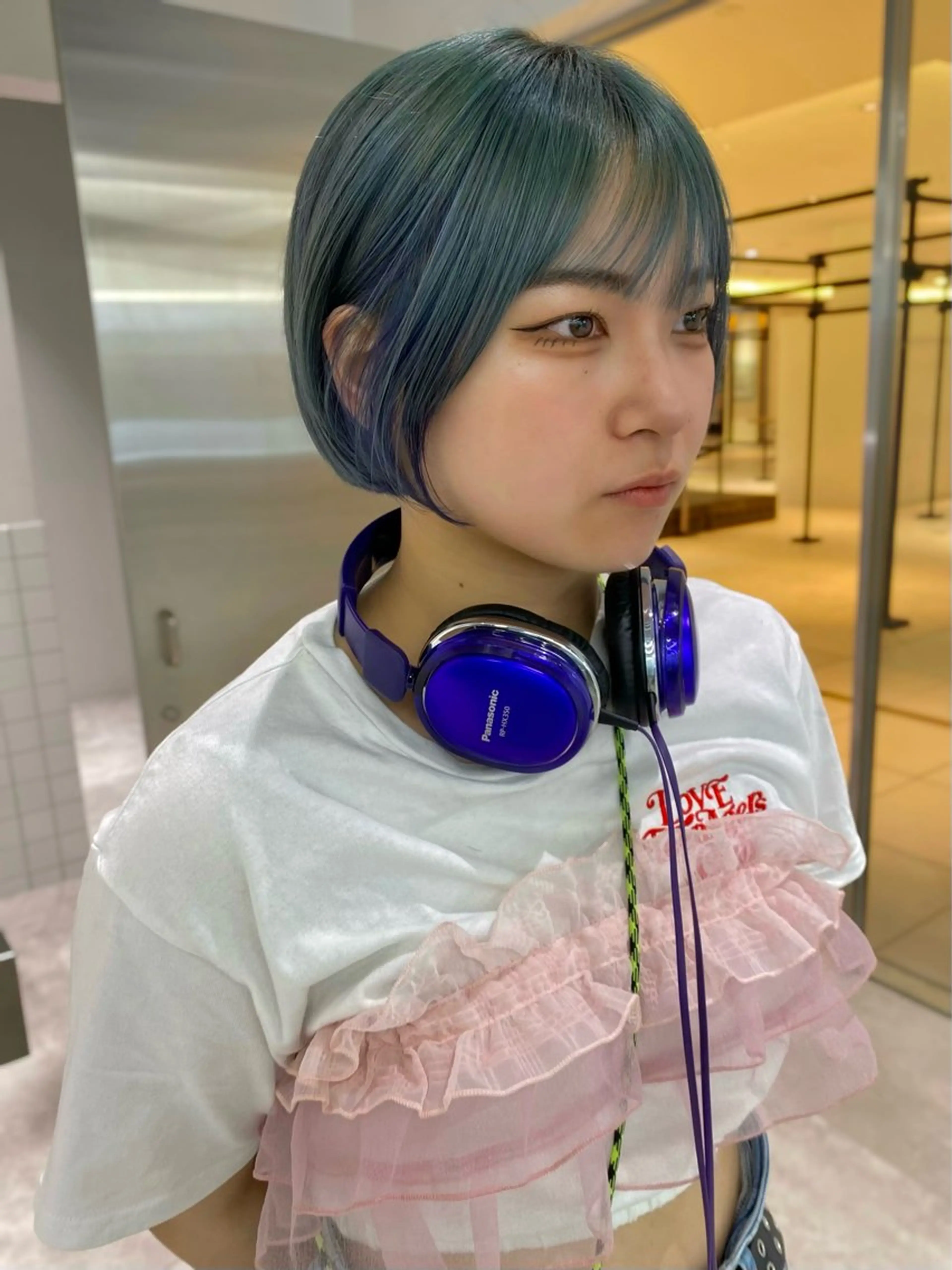 ショート カラー ハイトーンカラー ボブ カット ヘアカラー トリートメント 似合わせカット レイヤー/ボブのヘアスタイル