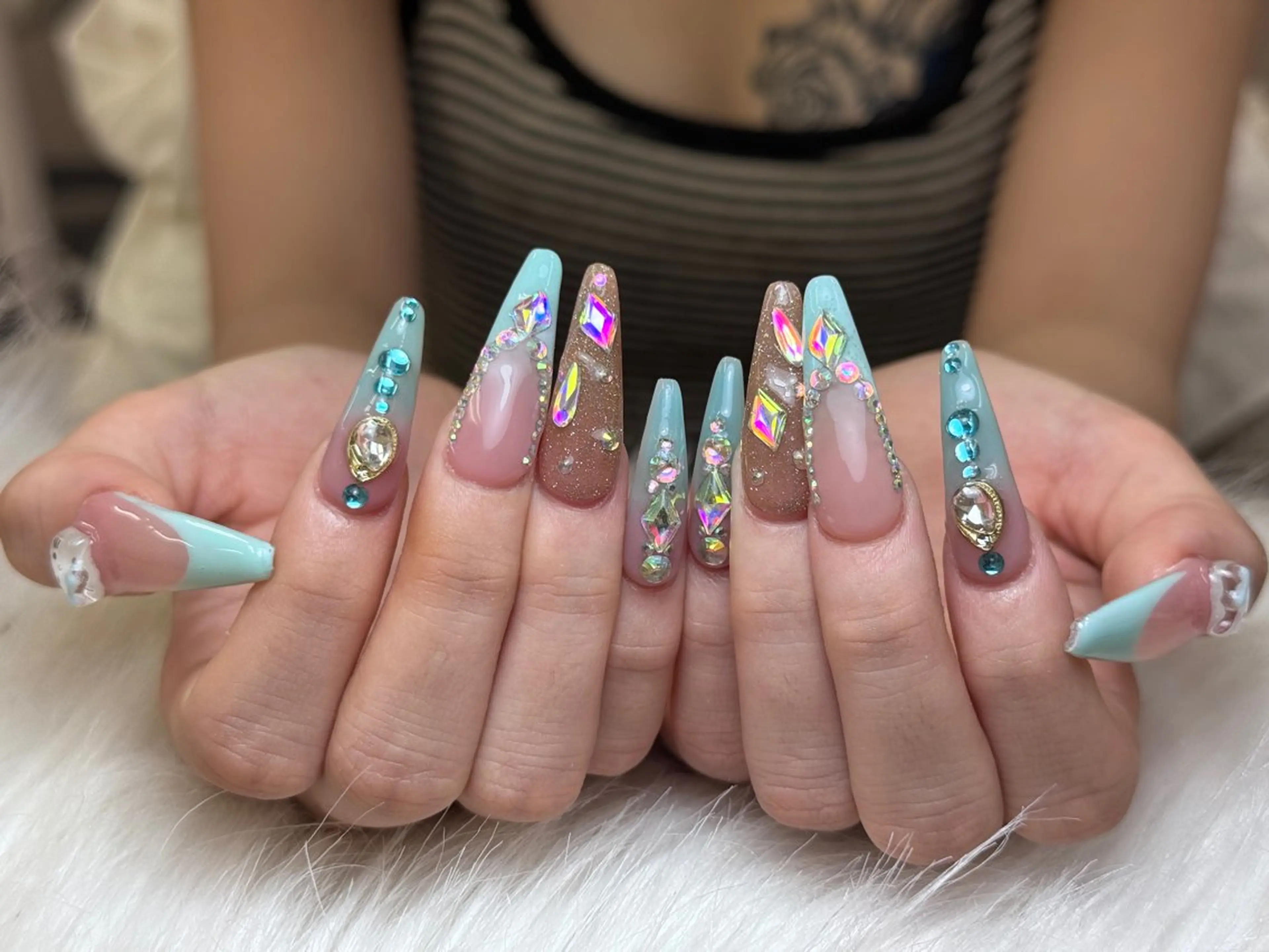 ネイル アートネイル 成人式 ジェルネイル ニュアンスネイル 夏ネイル ハンドネイル Jenn Nail_ ヘビのネイルデザイン