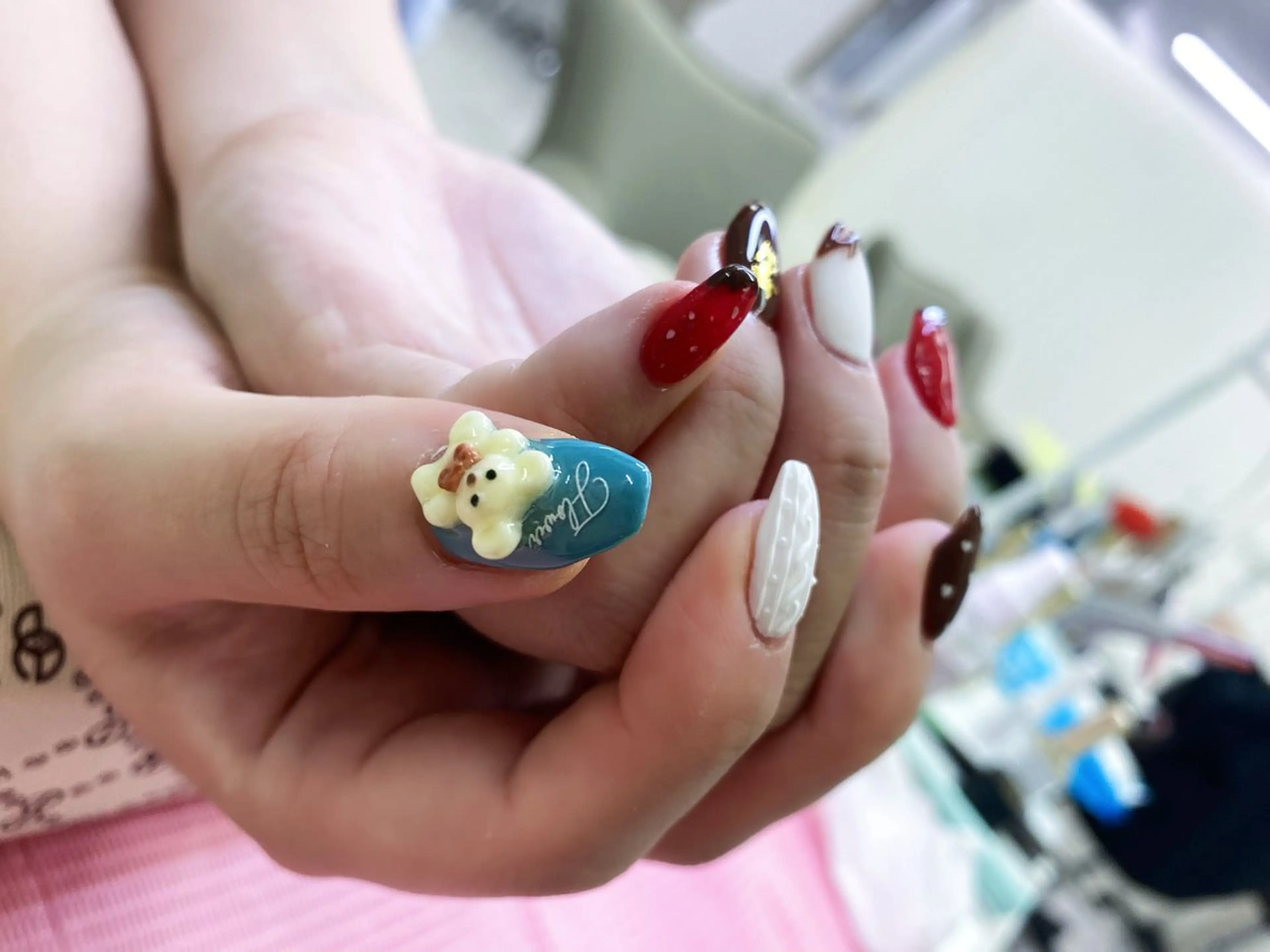 ネイル バレンタイン ホウ エンのネイルデザイン