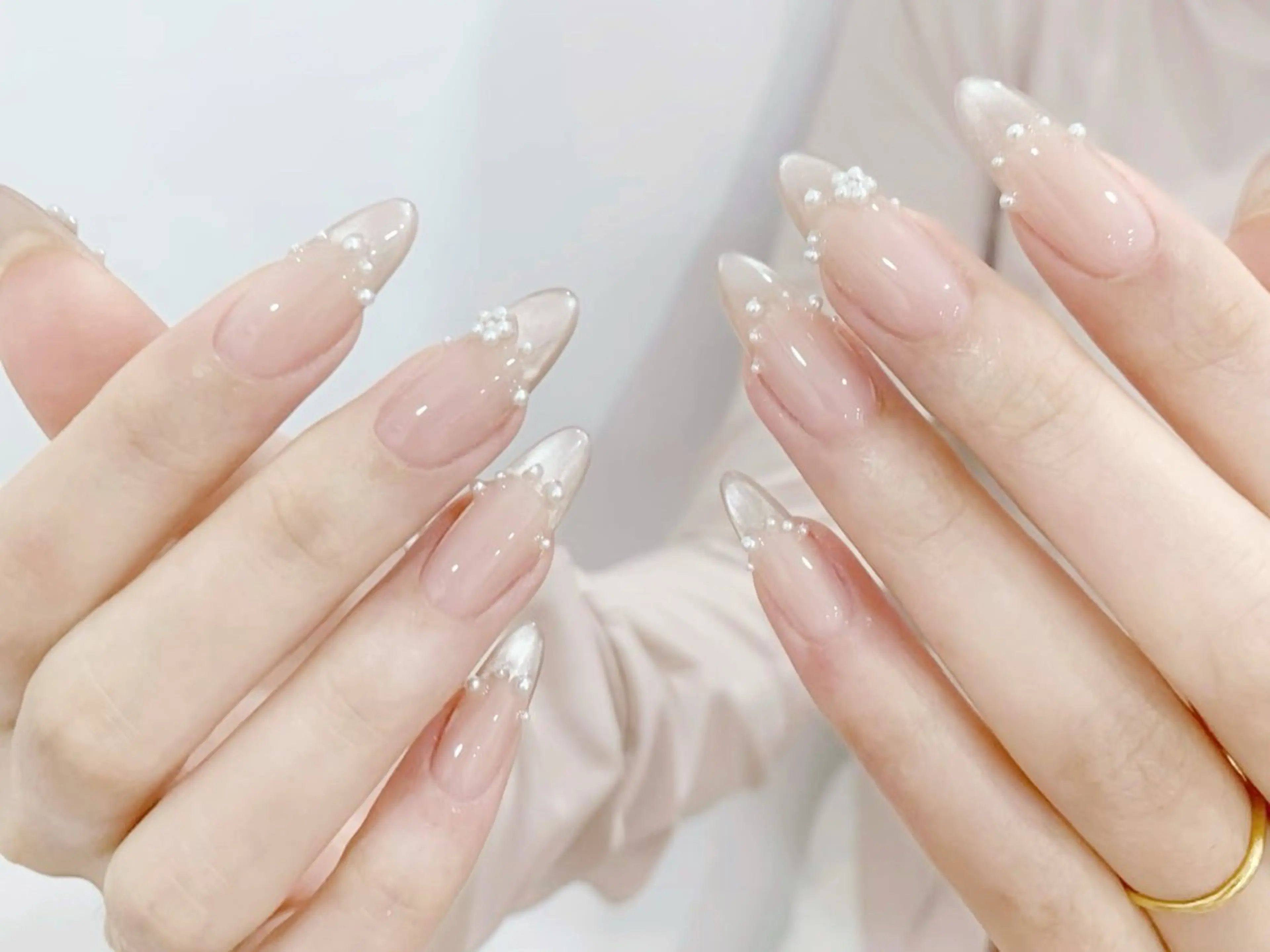 ネイル オーロラネイル チークネイル 長さ出し フットネイル フレンチネイル ハンドネイル ハンドケア Zz nail salonのネイルデザイン