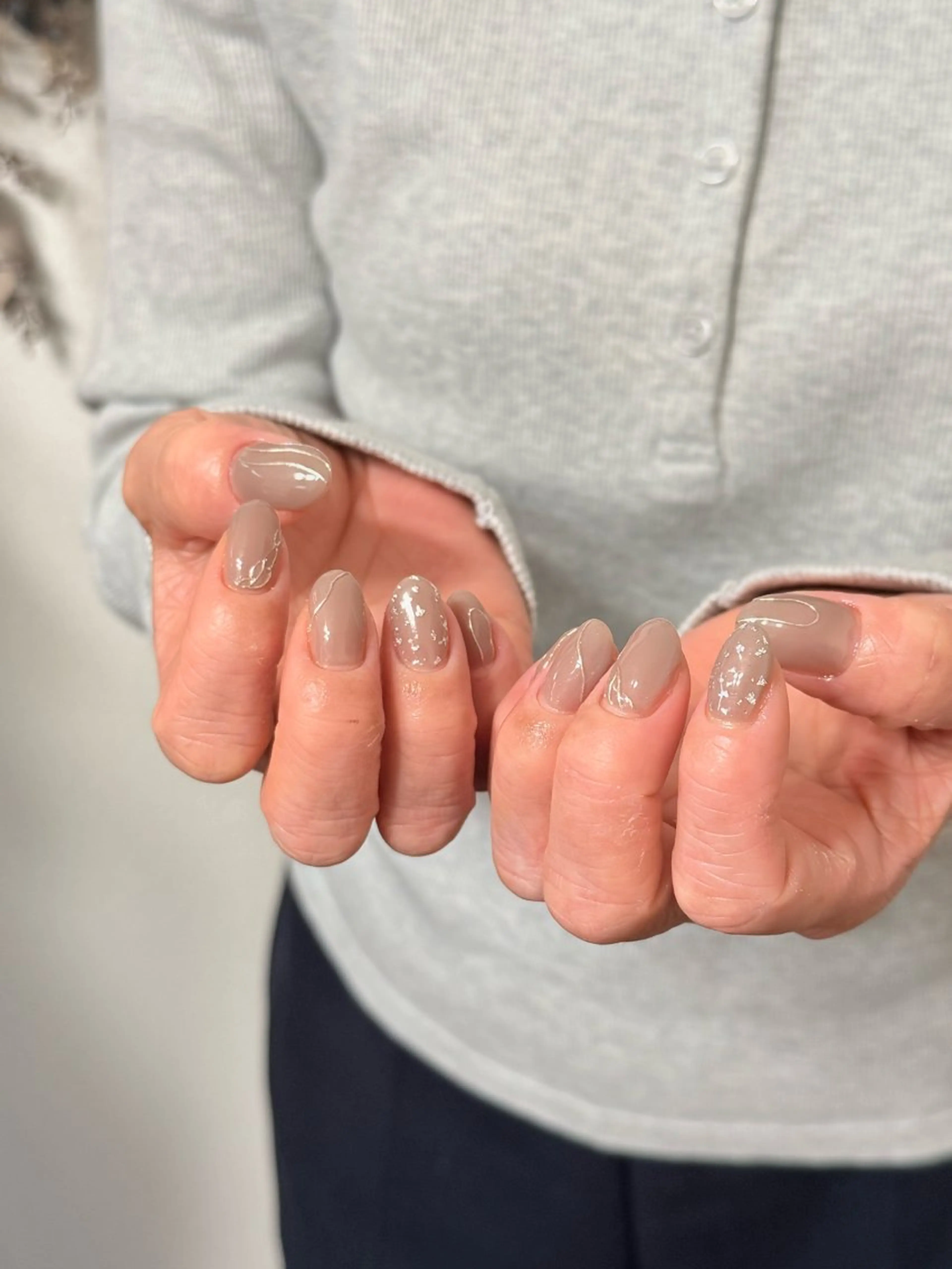 ネイル 持ち込み ニュアンスネイル シルバー ハンドネイル miel nailのネイルデザイン