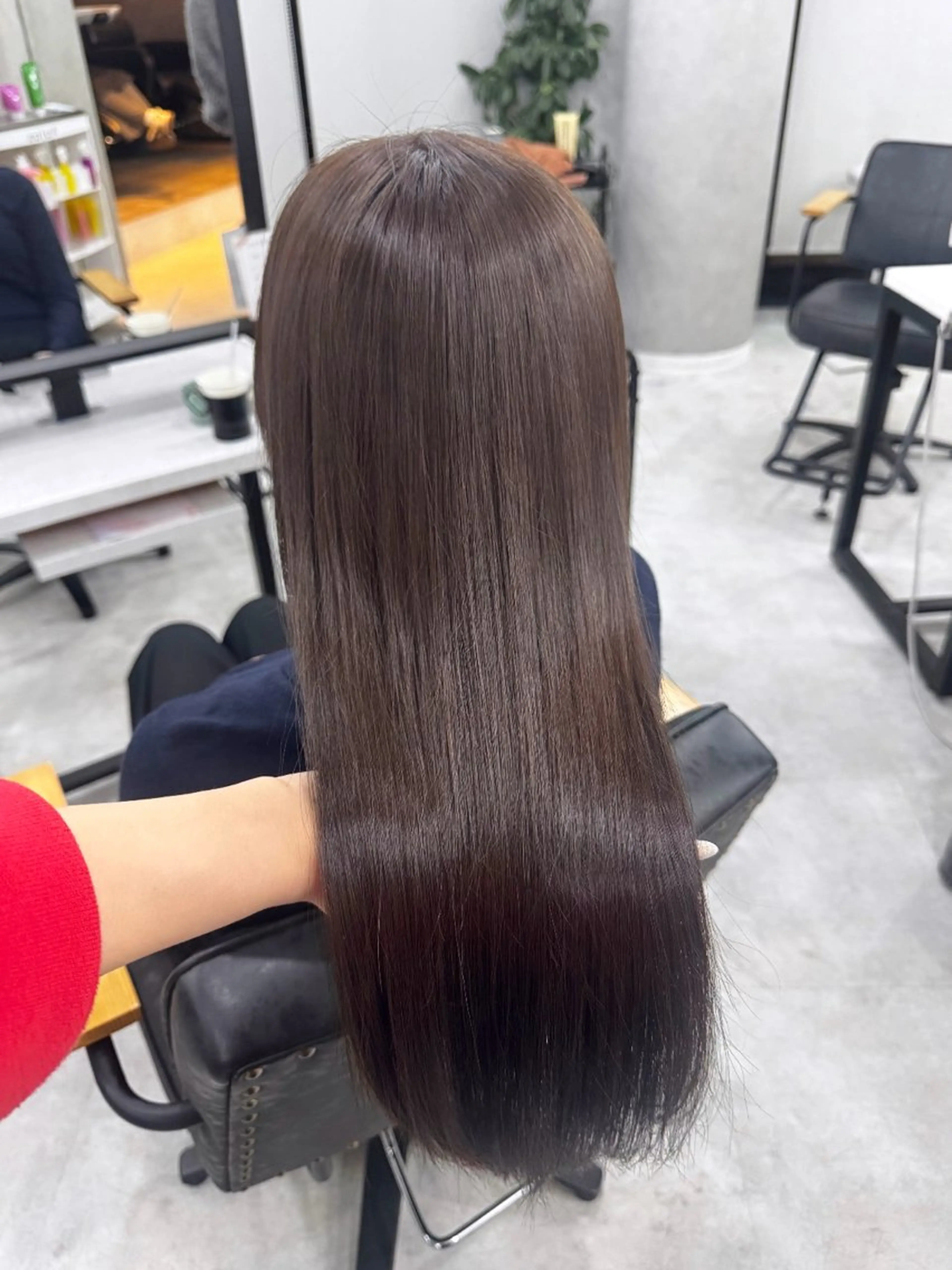 ロング カラー ベージュカラー ブリーチ ブラウンカラー ショコラブラウン ショコラグレージュ カット ヘアカラー トリートメント 赤み無し柔らかカラー 【梅田】madokaのヘアスタイル