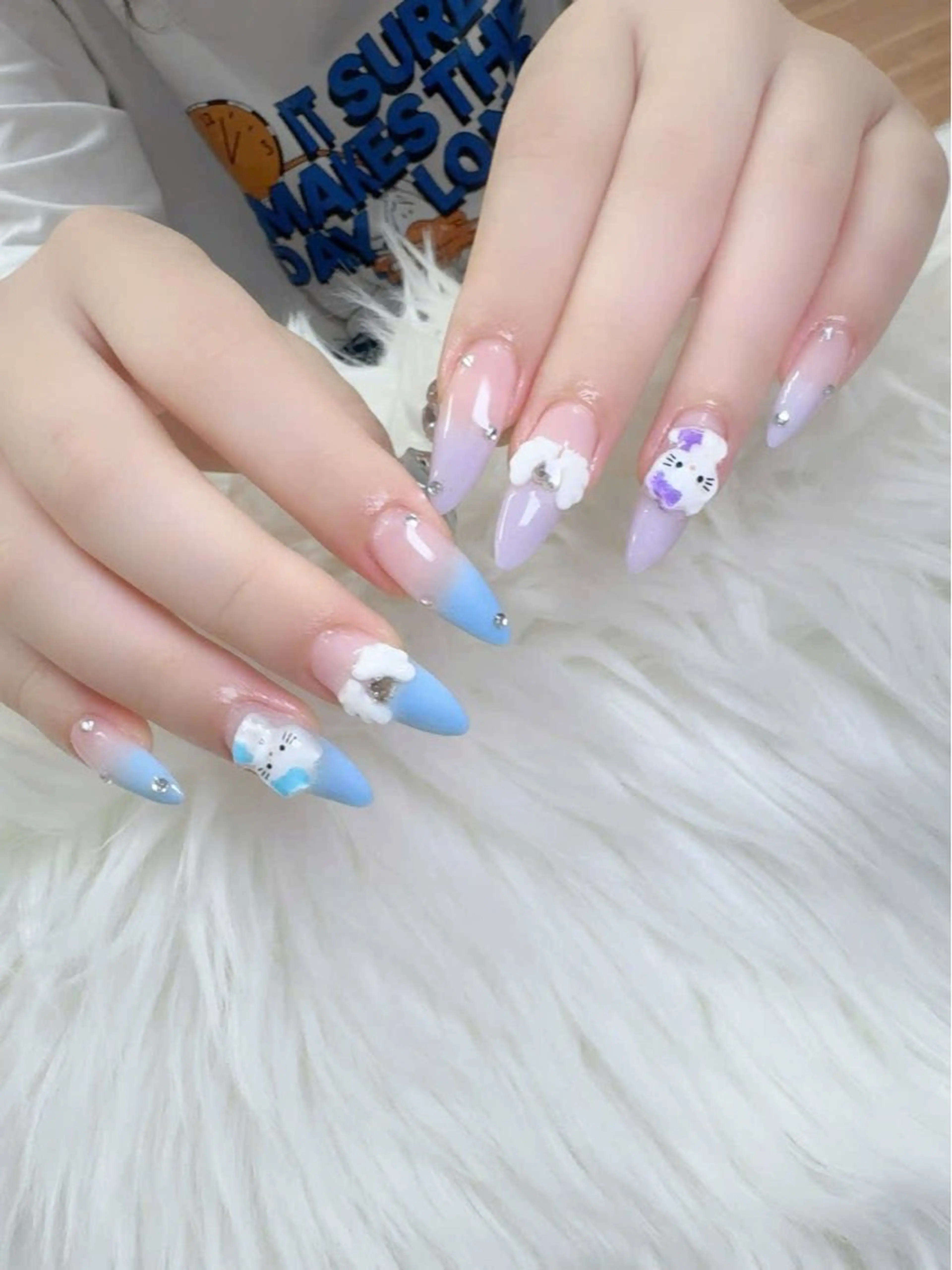ネイル フレンチネイル グラデーション キラキラネイル 韓国ネイル マグネットネイル ハンドネイル ハンドケア Hara Nail 【パラジェル使用】のネイルデザイン