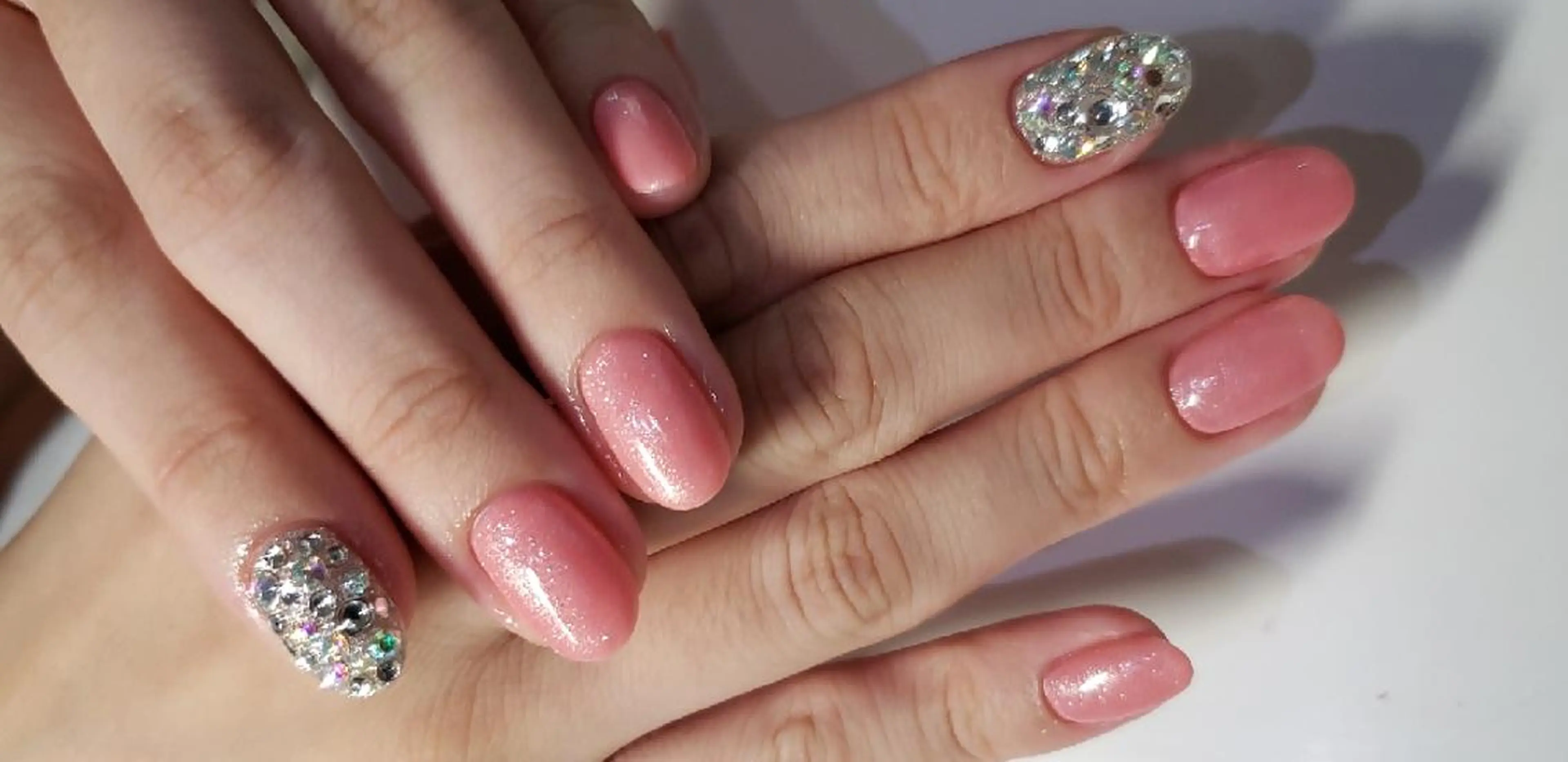 ネイル ワンカラーネイル ストーンネイル ビジュード ネイルのネイルデザイン