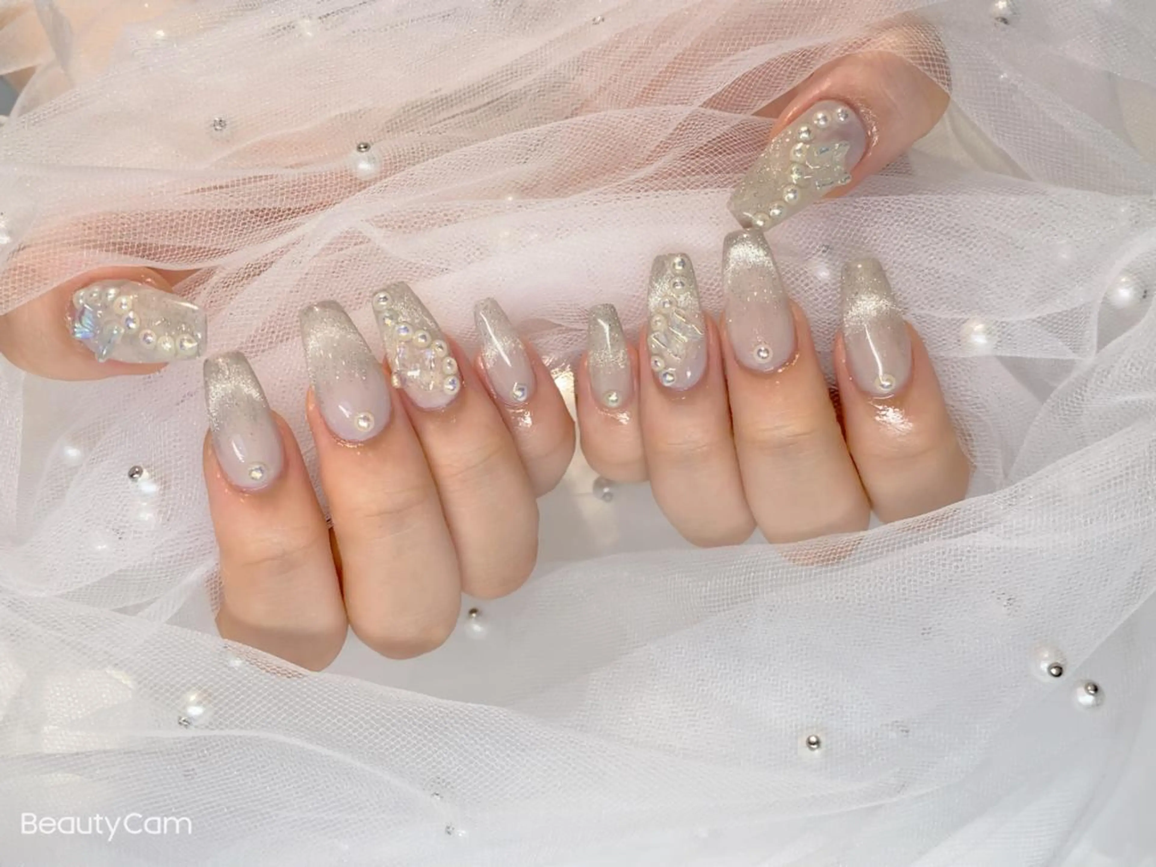 ネイル ハンドネイル I-nailロング /ワンホン/キラキラのネイルデザイン