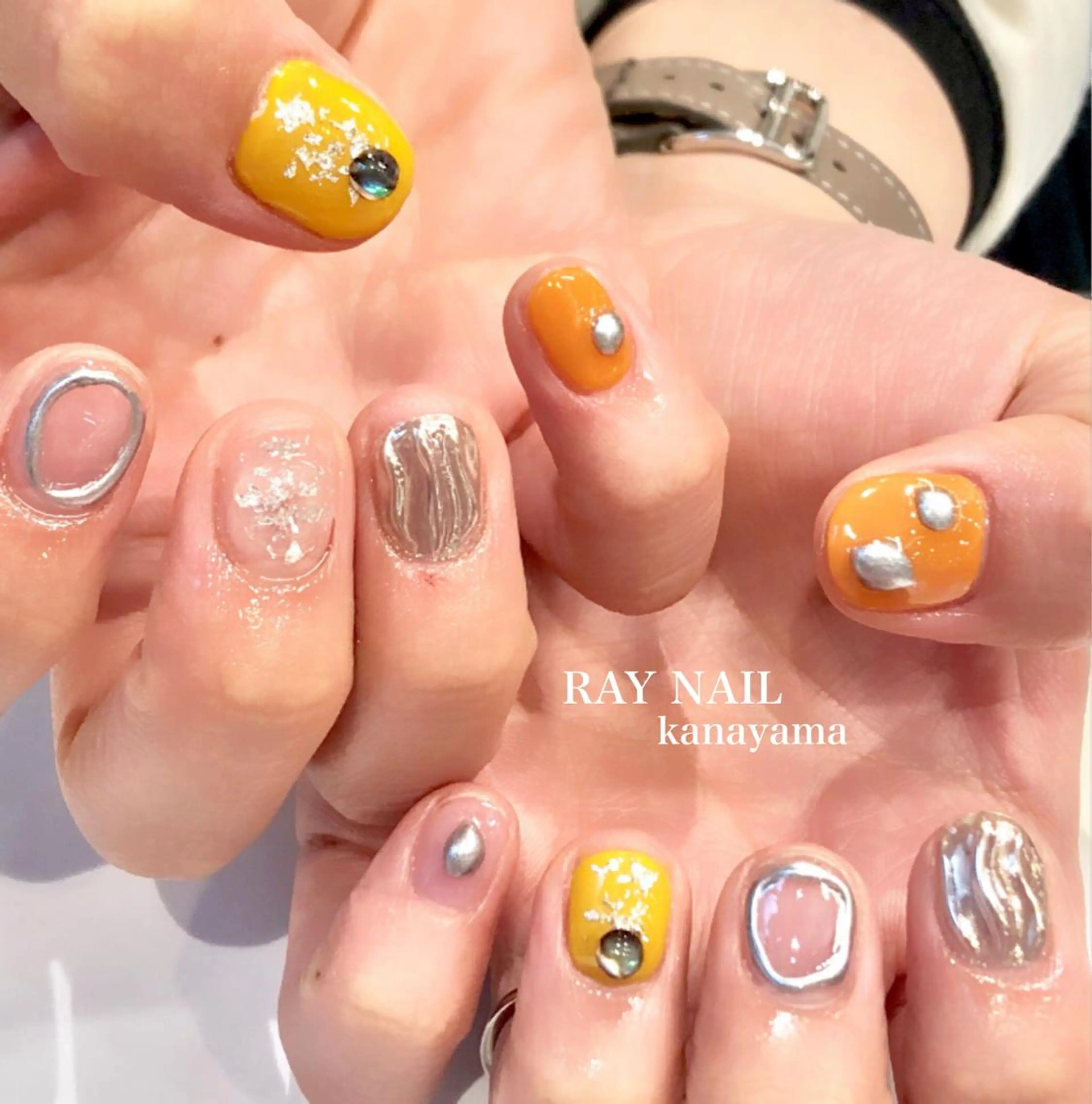 ネイル シルバー Arowa 伊田のネイルデザイン