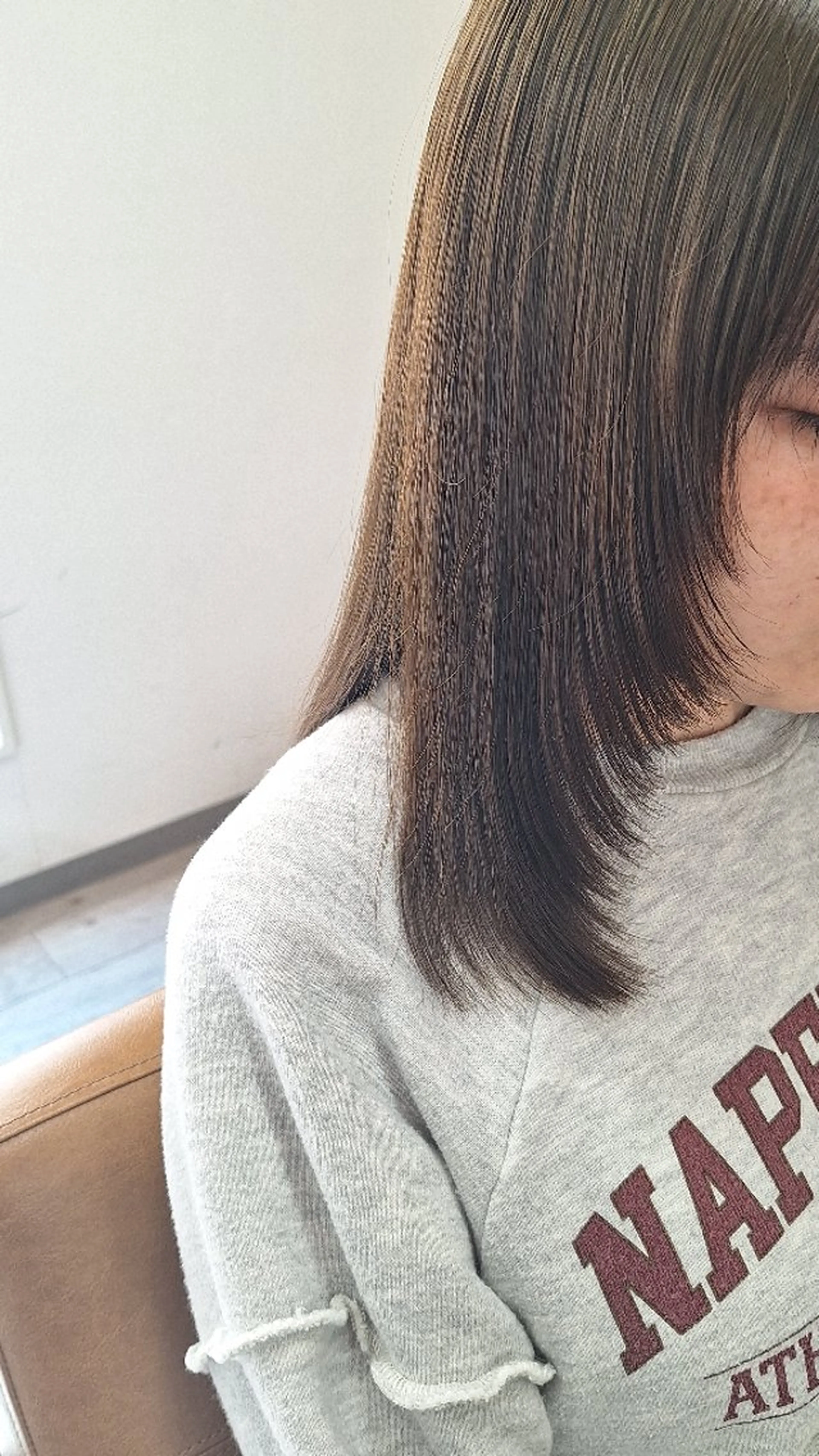 ミディアム 顔まわりレイヤー レイヤーカット 小顔カット カット トリートメント 安藤 真由のヘアスタイル